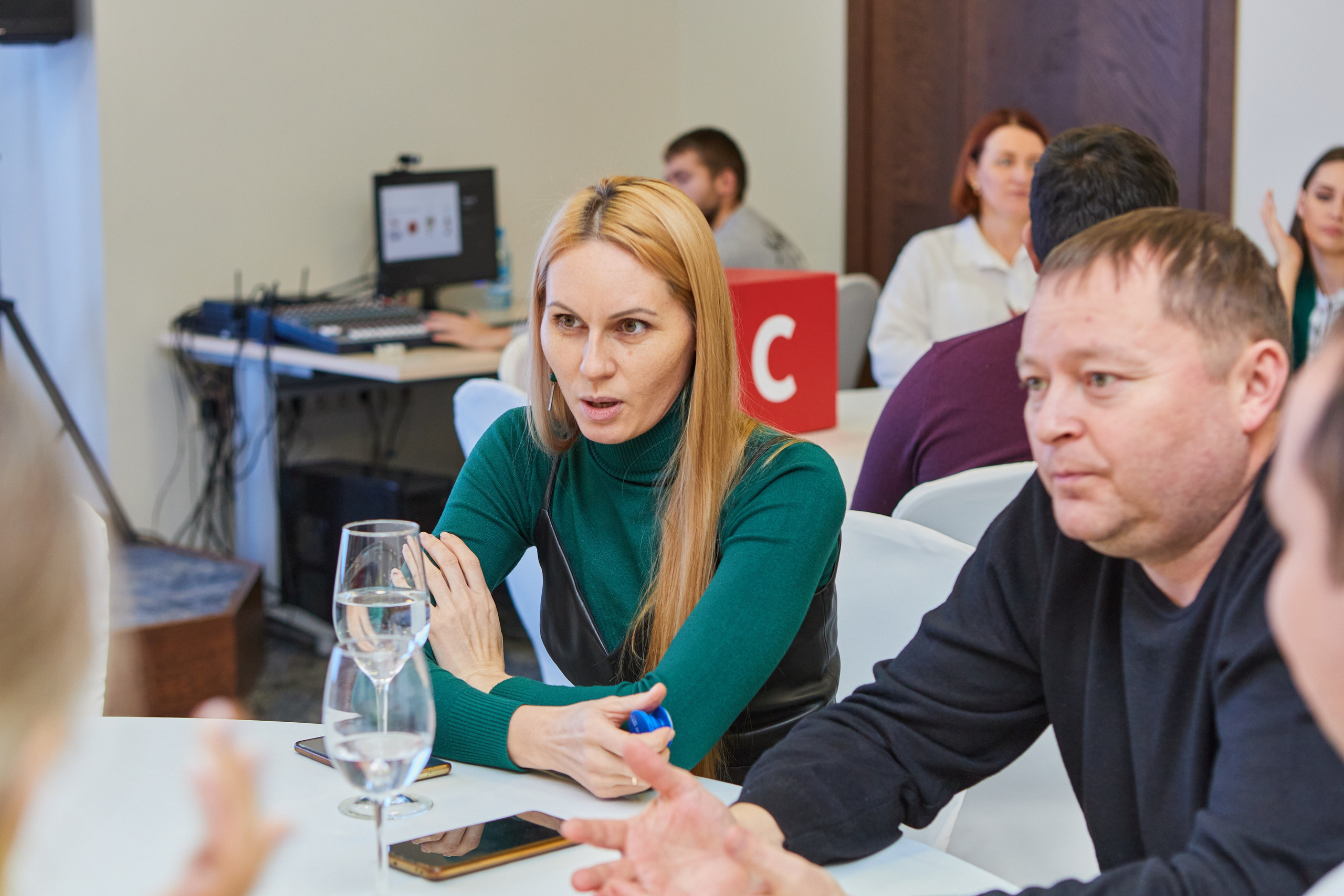 Бизнес-игра «Экспортное казино», центр «Мой Бизнес». Контент-фотограф в Абакане Наталья Нагибина