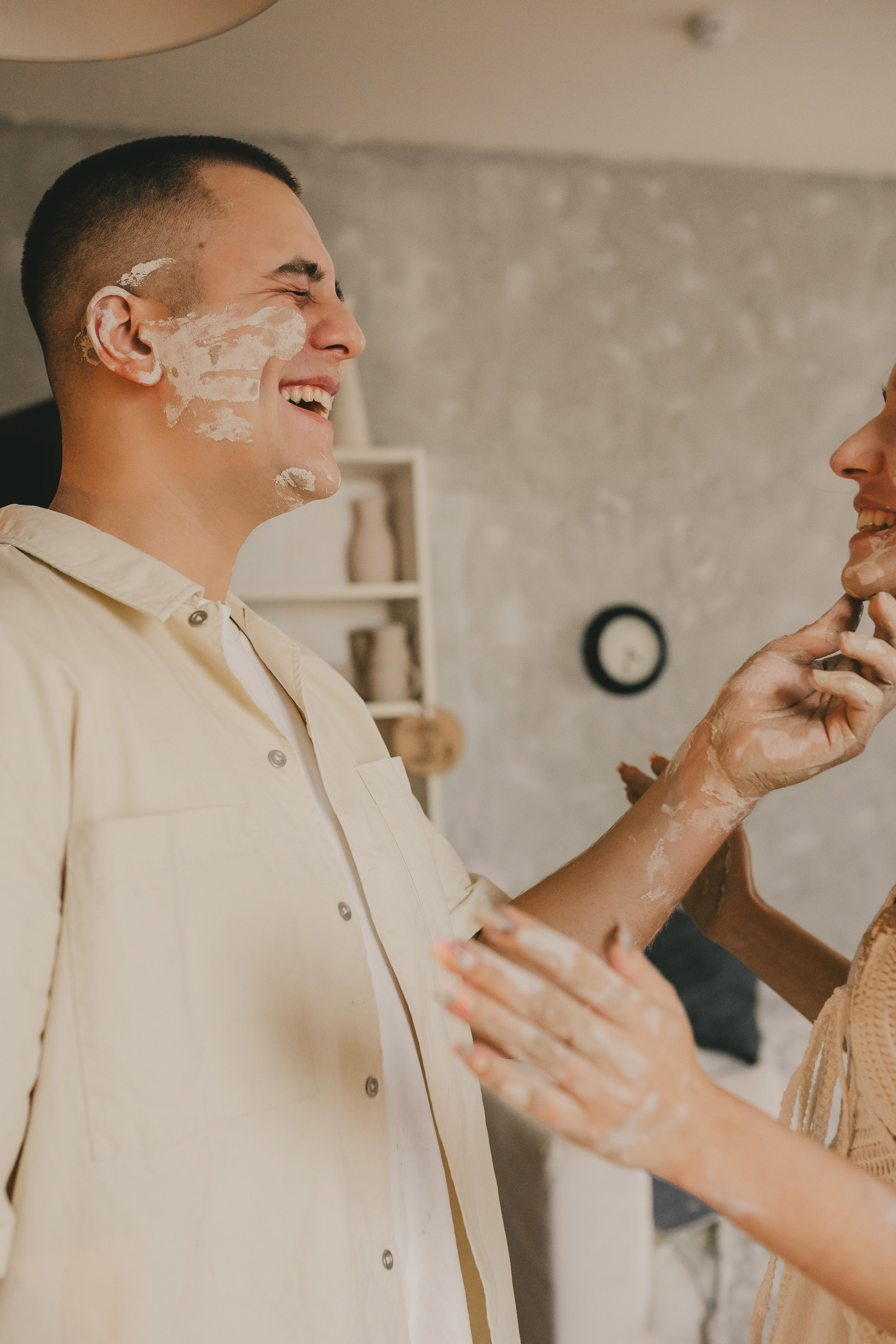 Дима и Даша в гончарной мастерской. Семейный lifestyle фотограф в Санкт-Петербурге Людмила Пахомова