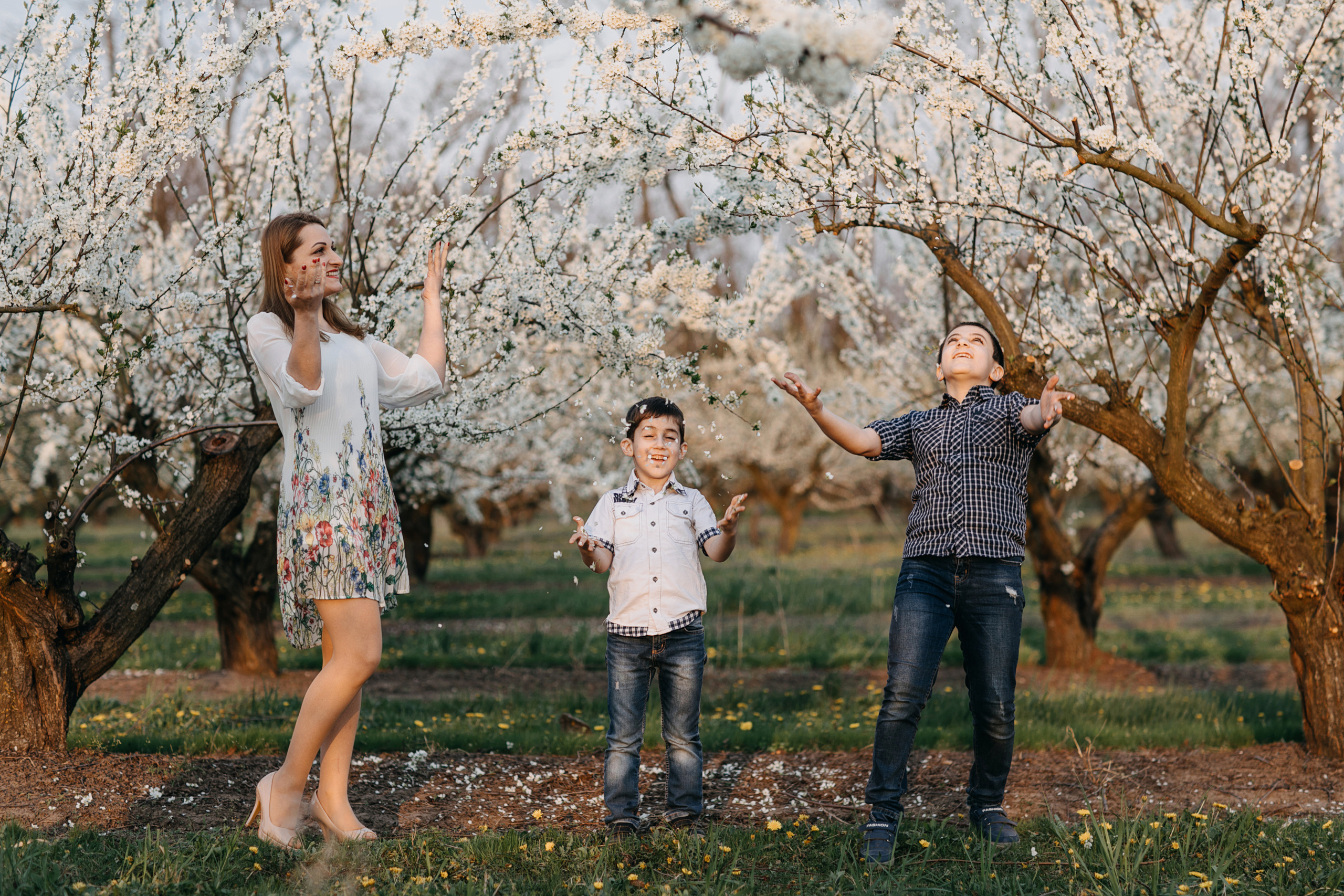 Фотосессия в весеннем саду