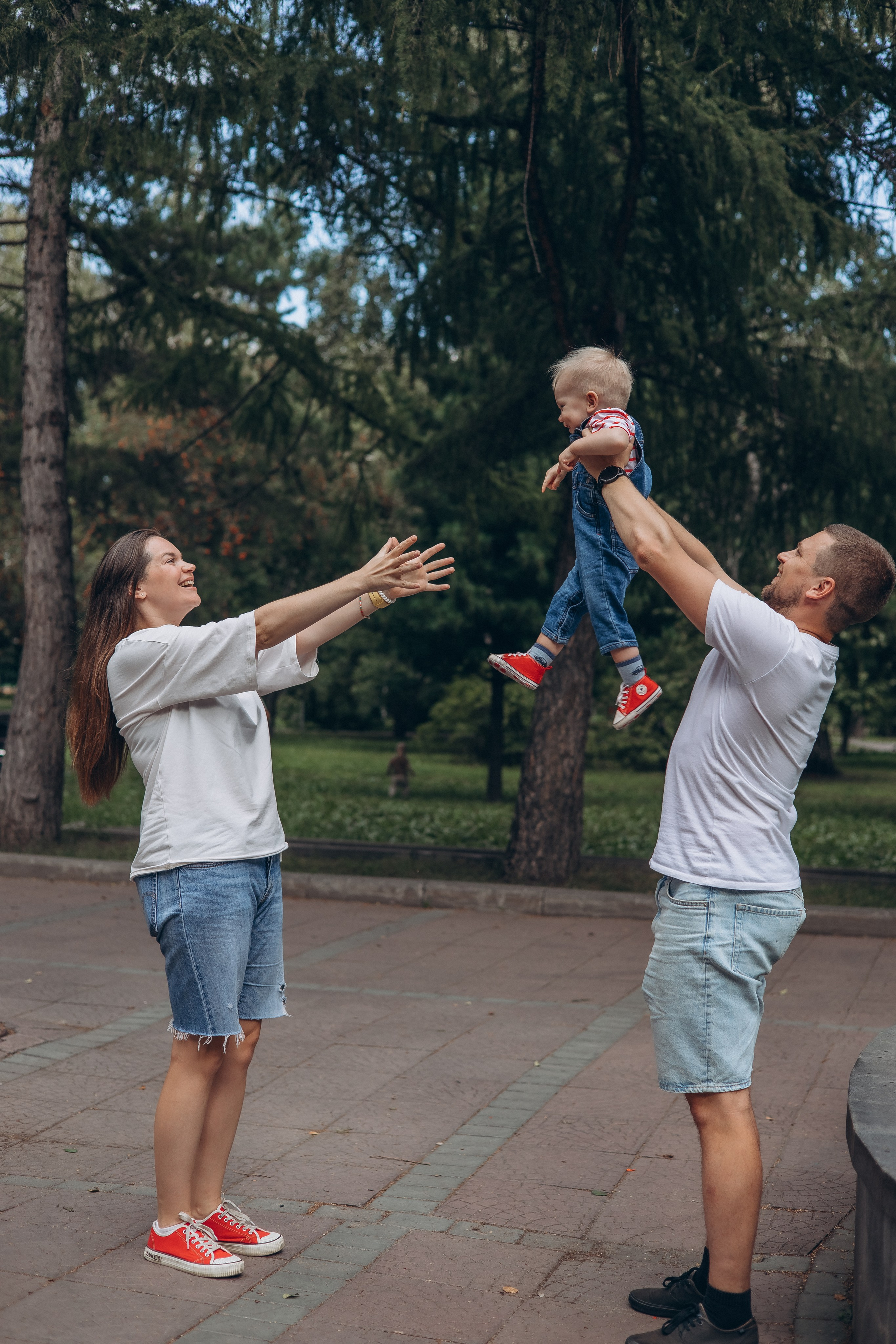 Прогулка в Нарымском сквере. Семейный, детский, женский фотограф в Новосибирске Оля Борисова