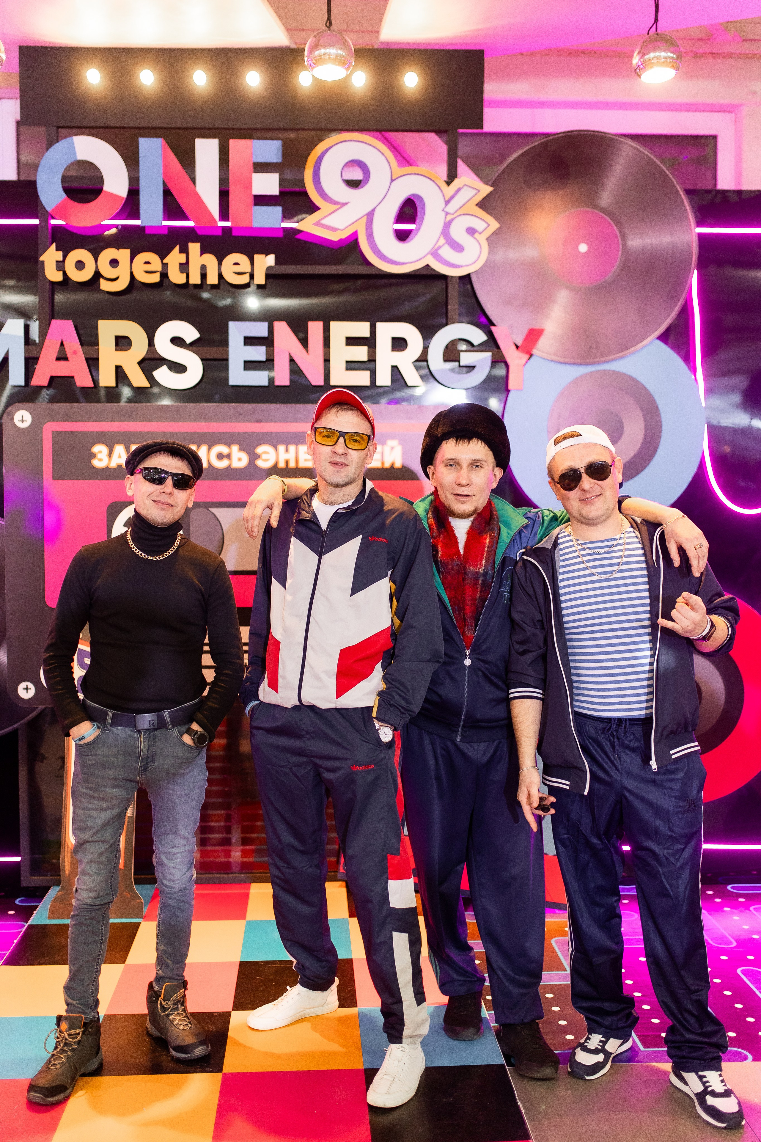 Вечеринка в стиле 90х | ресторанный комплекс «Аляска». Фотограф и видеограф в Ульяновске Денис Власов