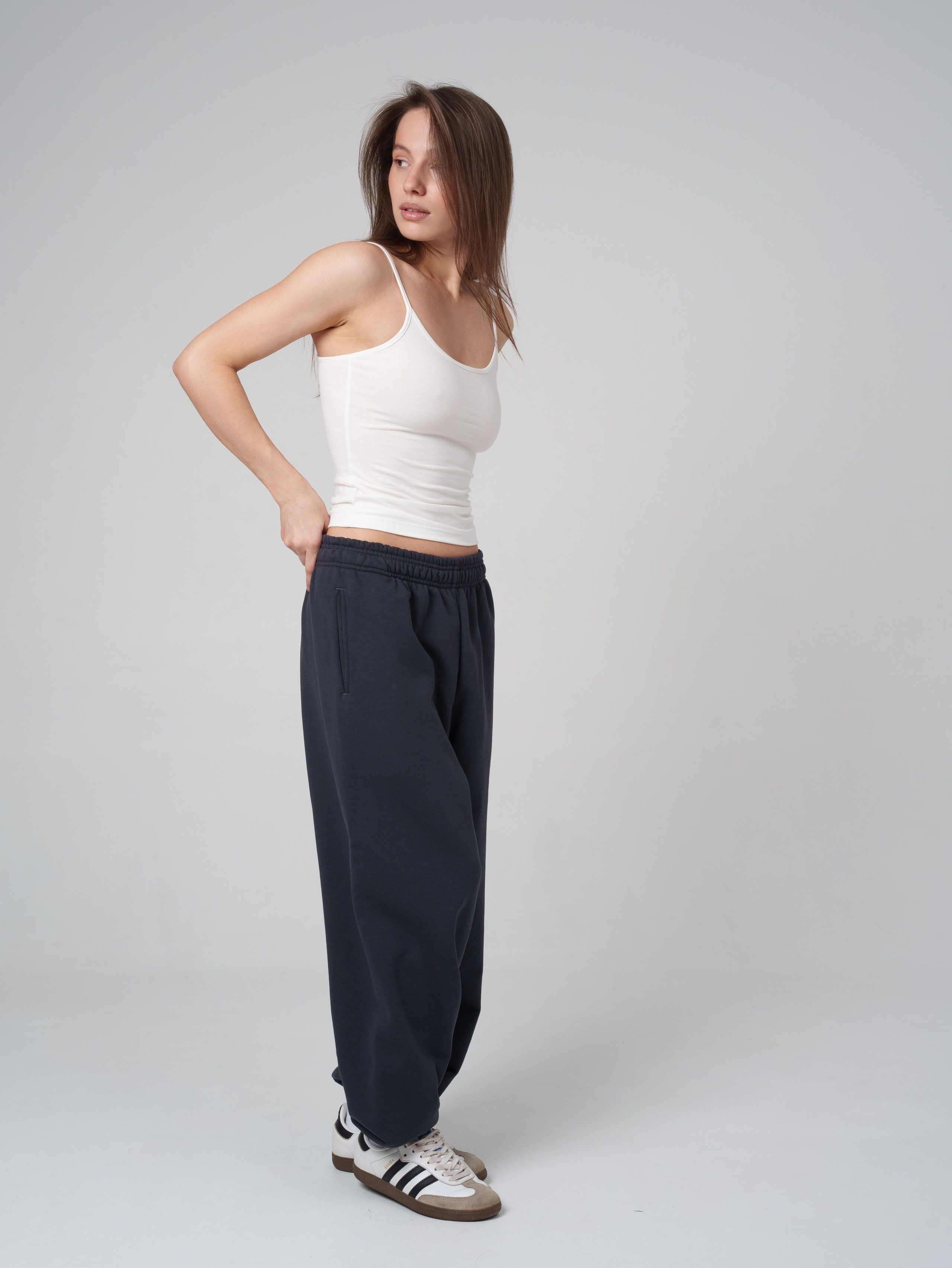 Топы на сером фоне. Иван Упоров — фотограф, рилсмейкер чебоксары