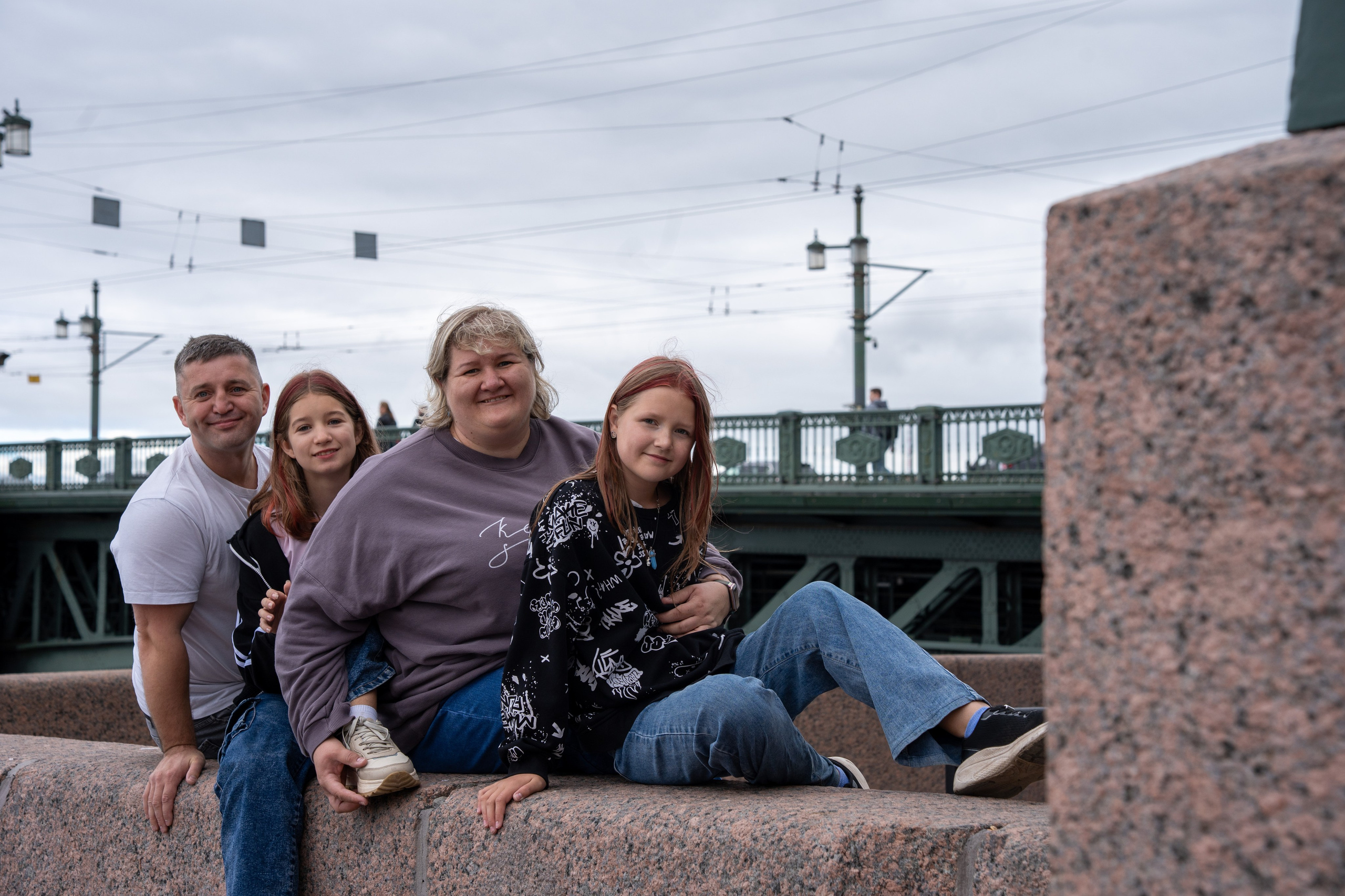Семейная фотосессия по достопримечательностям Питера. Студийный и портретный фотограф в САНКТ-ПЕТЕРБУРГЕИрина Махаон