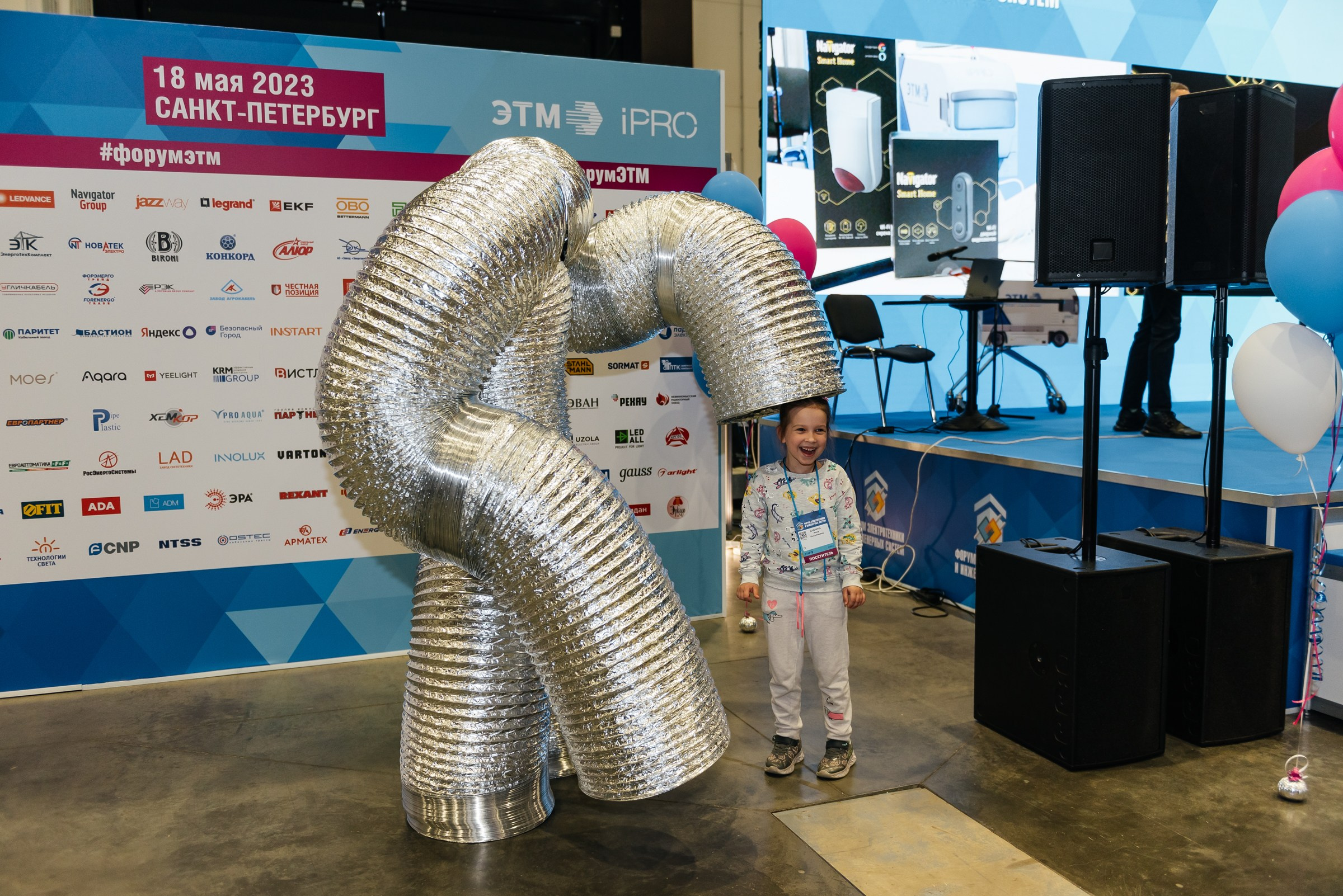 Репортажная съёмка на форуме ЭТМ. Свадебный фотограф в Санкт-Петербурге Венера Ахметова