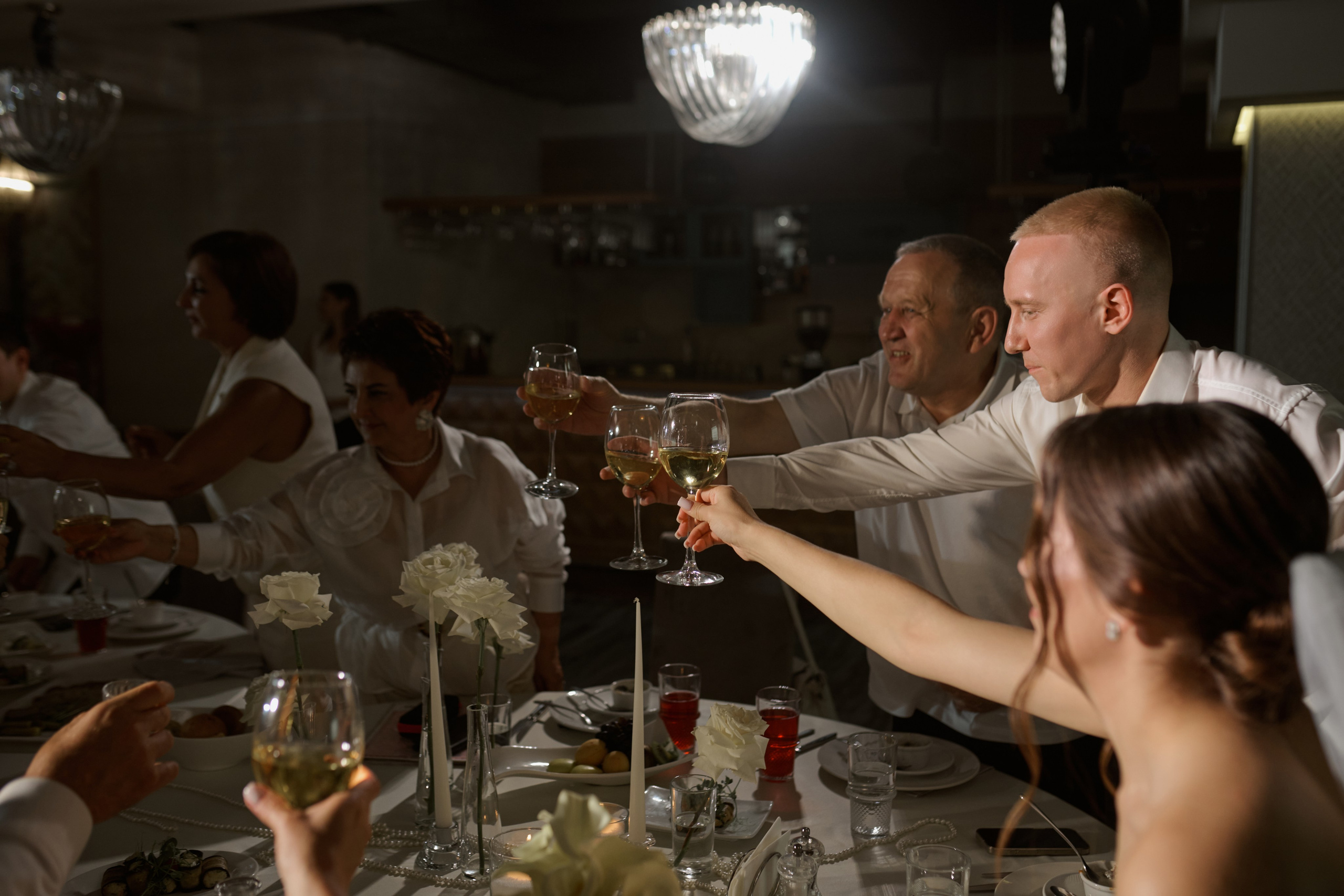 Марат и Карина — Ресторан «Dieci». Свадебный фотограф Екатеринбург/Челябинск — Любовь Волохова