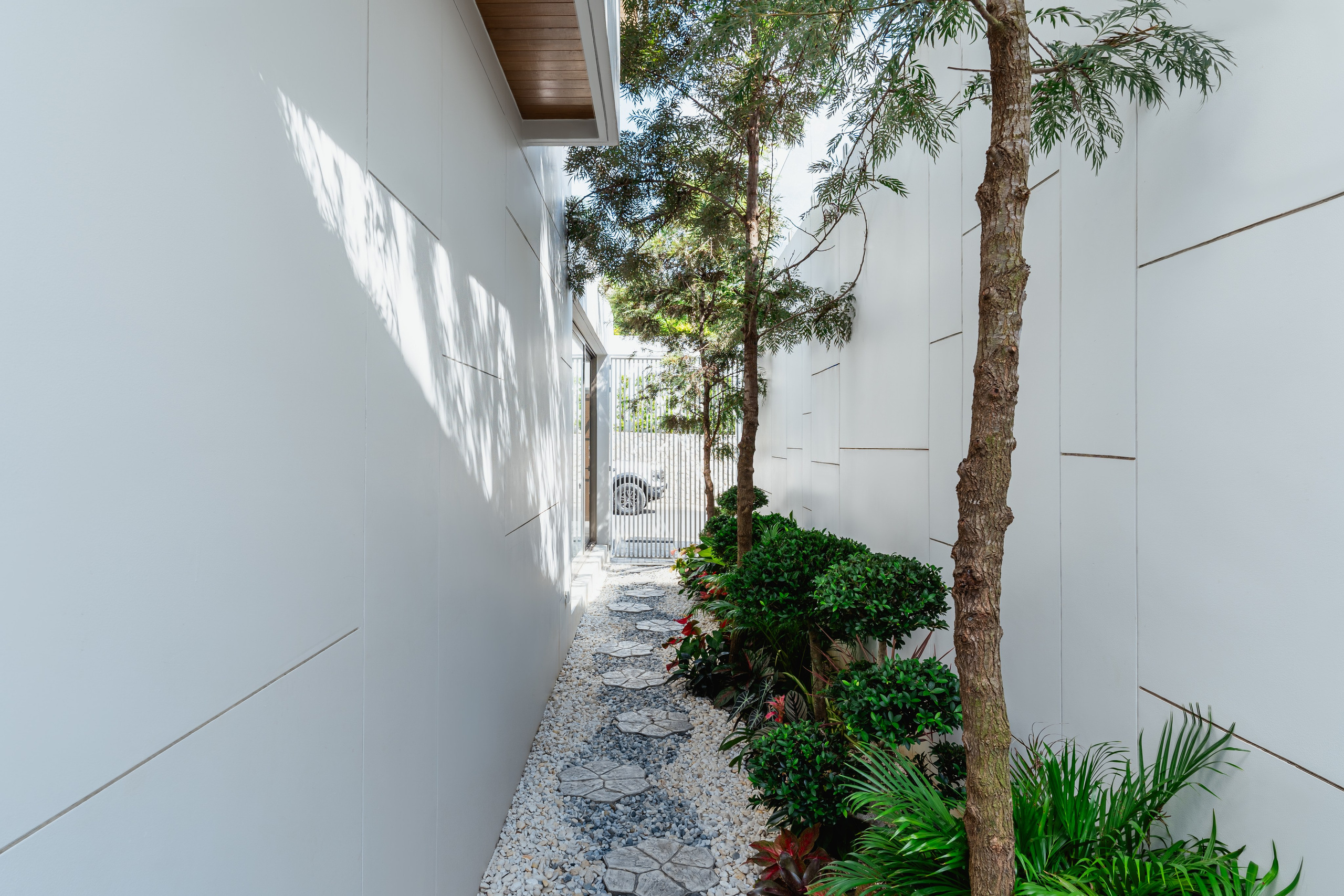 Interior real estate photography in Phuket — professional photos and videos. Yan Dolmatov — Photographer, Videographer, and Producer in Phuket