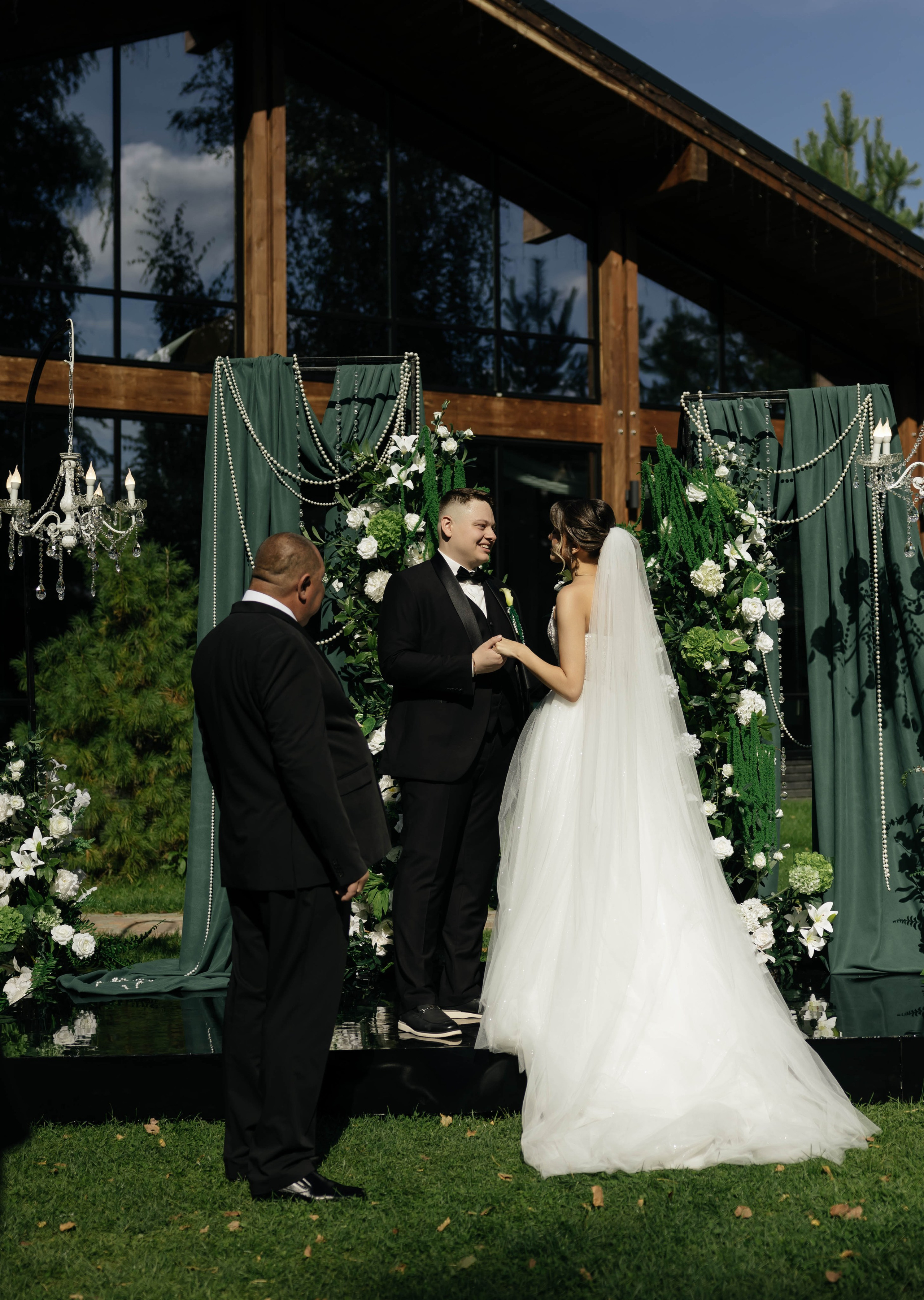 Свадебная история. Лесной Виладж. Свадебный и семейный фотограф Рассказова Виктория