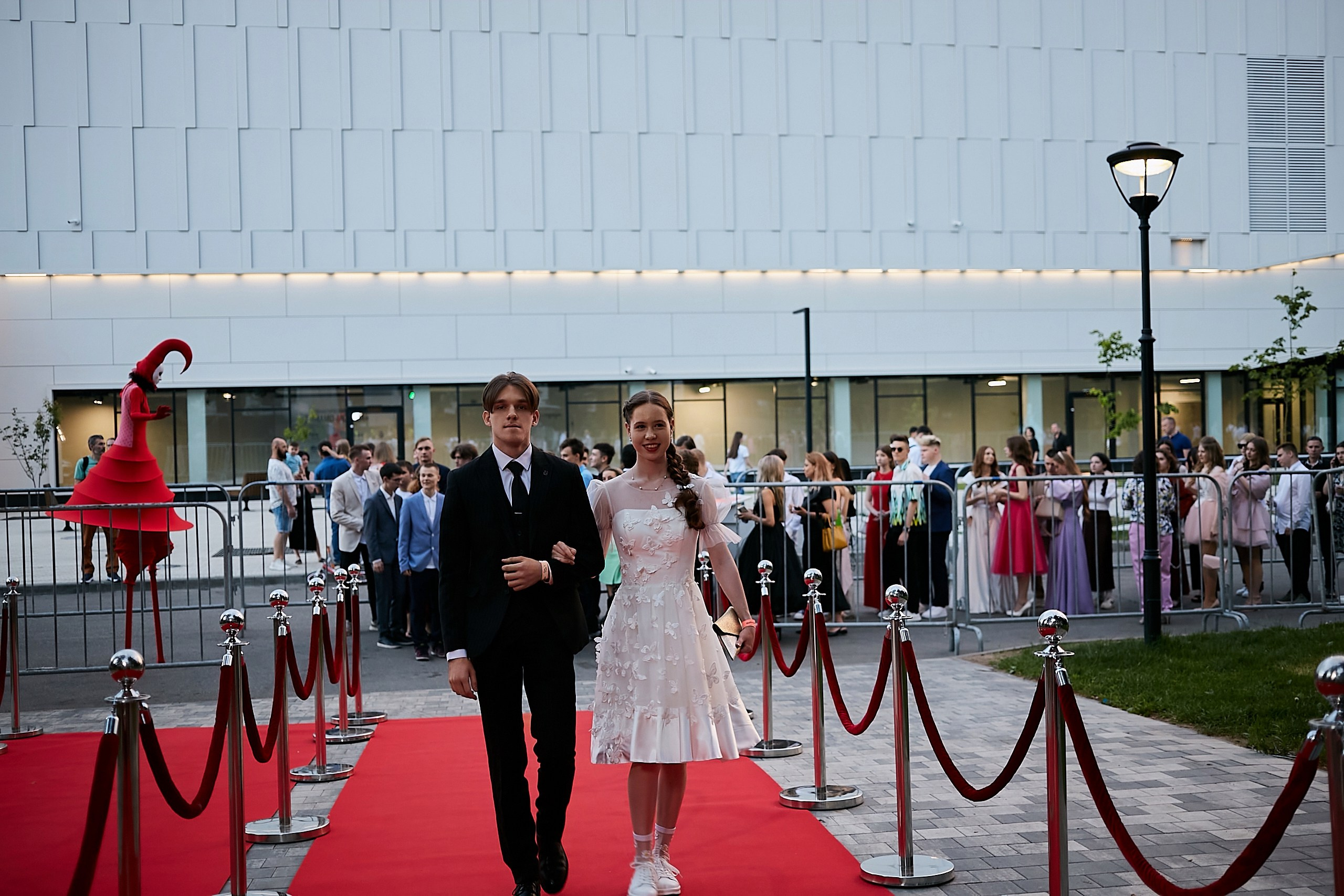 Выпускной 2024 концертный зал Академия ВТБ. Фотограф и Видеограф в Москве. Олег Корушев