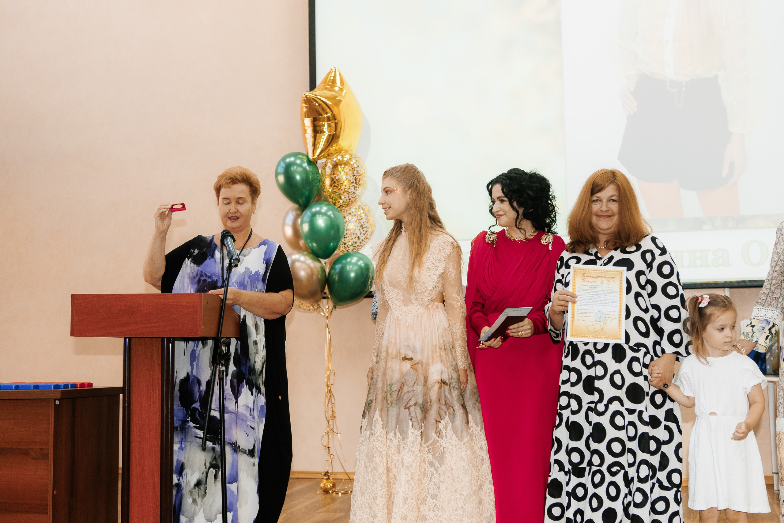 Выпускной Гимназия 12 2024 г. Свадебный и портретный Фотограф в Липецке Дмитрий Котюков