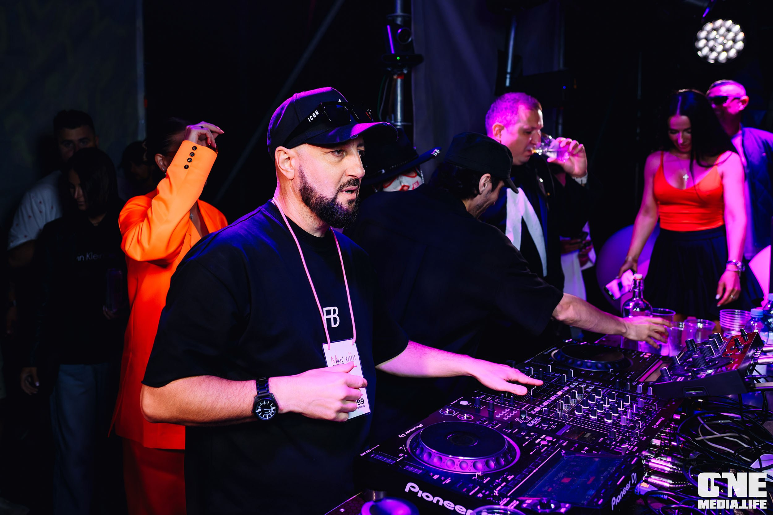 CULT — electronic music festival. Day II. One Media Life: фоторепортажи, фотоотчеты с мероприятий и заведений