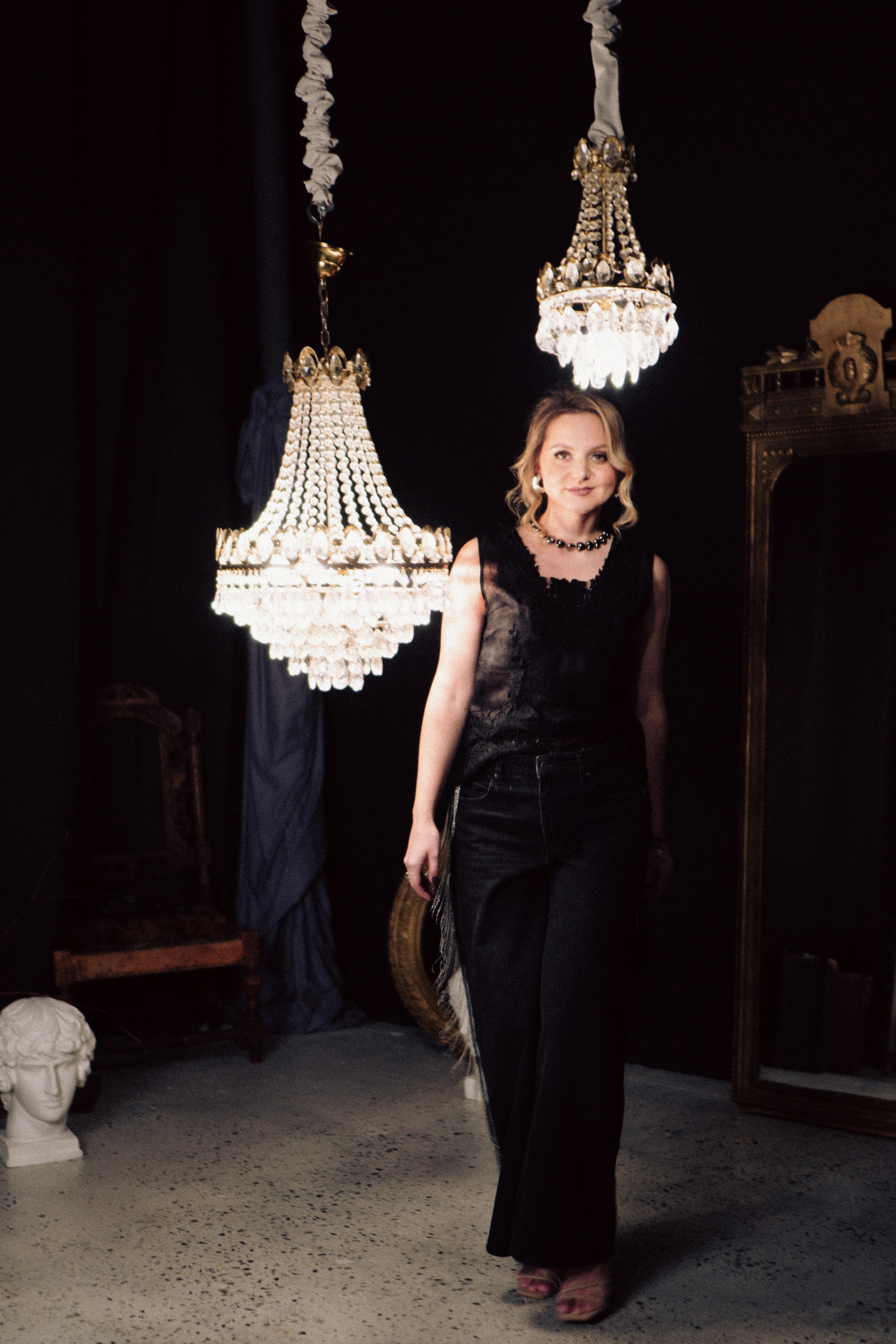 НОВОГОДНЯЯ ФОТОСЕСИИЯ В СТУДИИ ДЛЯ ДЕВУШКИ И ПРОГУЛКА ПО ЧЕРНЫШЕВСКОЙ. Профессиональный фотограф, Санкт-Петербург — Виктория Богомолова