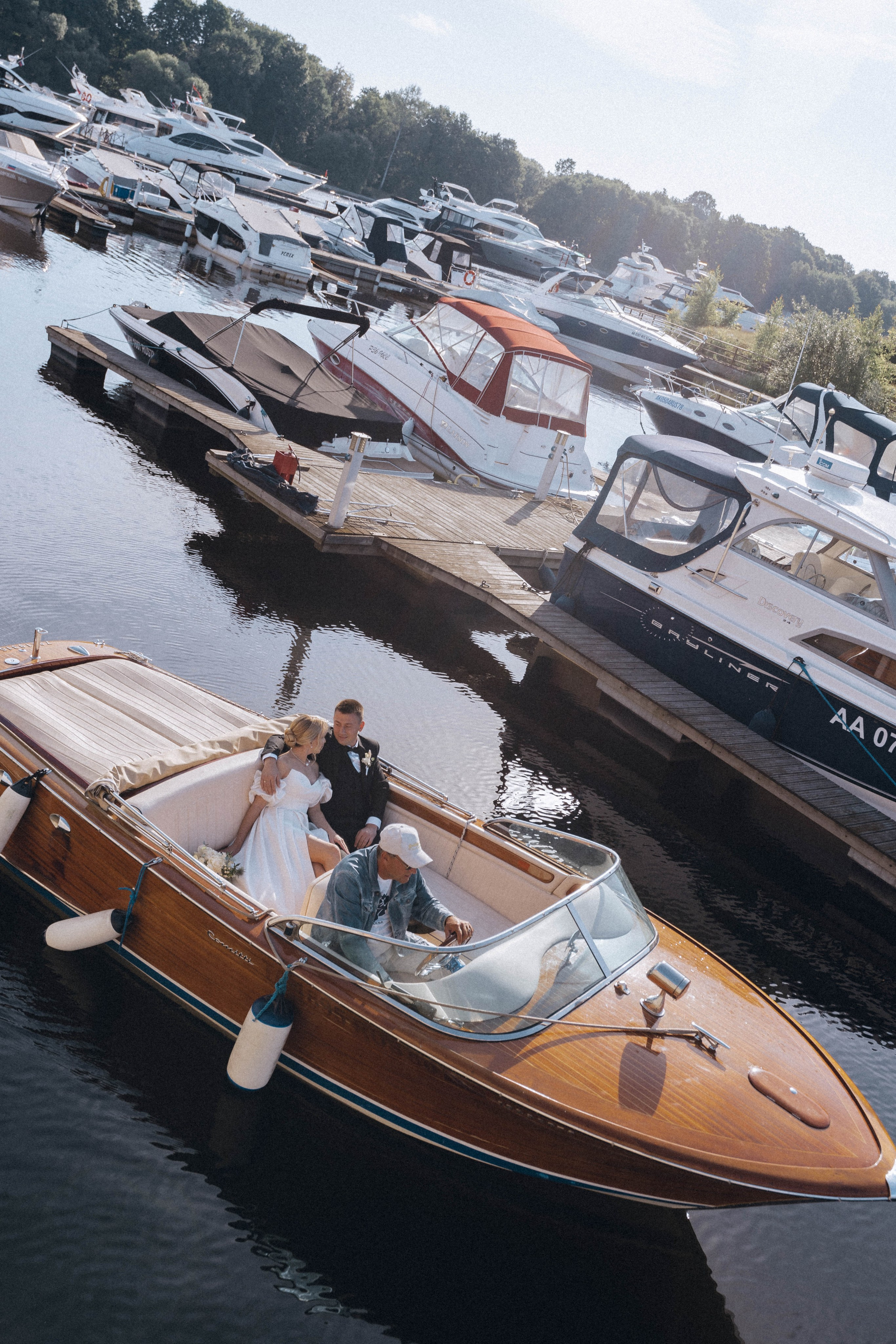 СВАДЕНБНАЯ СЬЕМКА НА КАТЕРЕ ПО КАНАЛАМ САНКТ-ПЕТЕРБУРГА И В АКВАТОРИИ НЕВЫ. Профессиональный фотограф, Санкт-Петербург — Виктория Богомолова