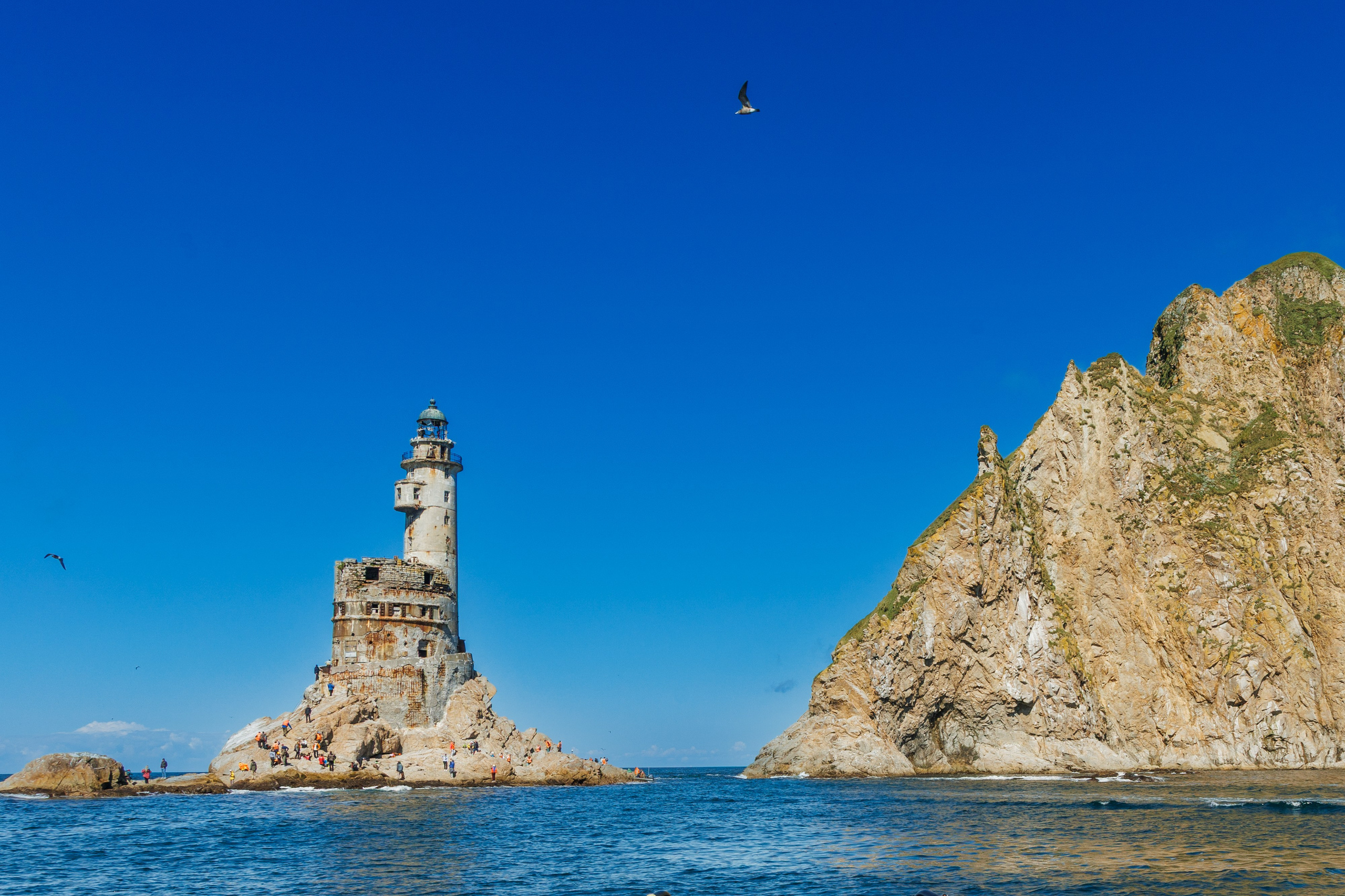 Маяк Анива. Свадебный, семейный и репортажный фотограф в Южно-Сахалинске Артур Петросян