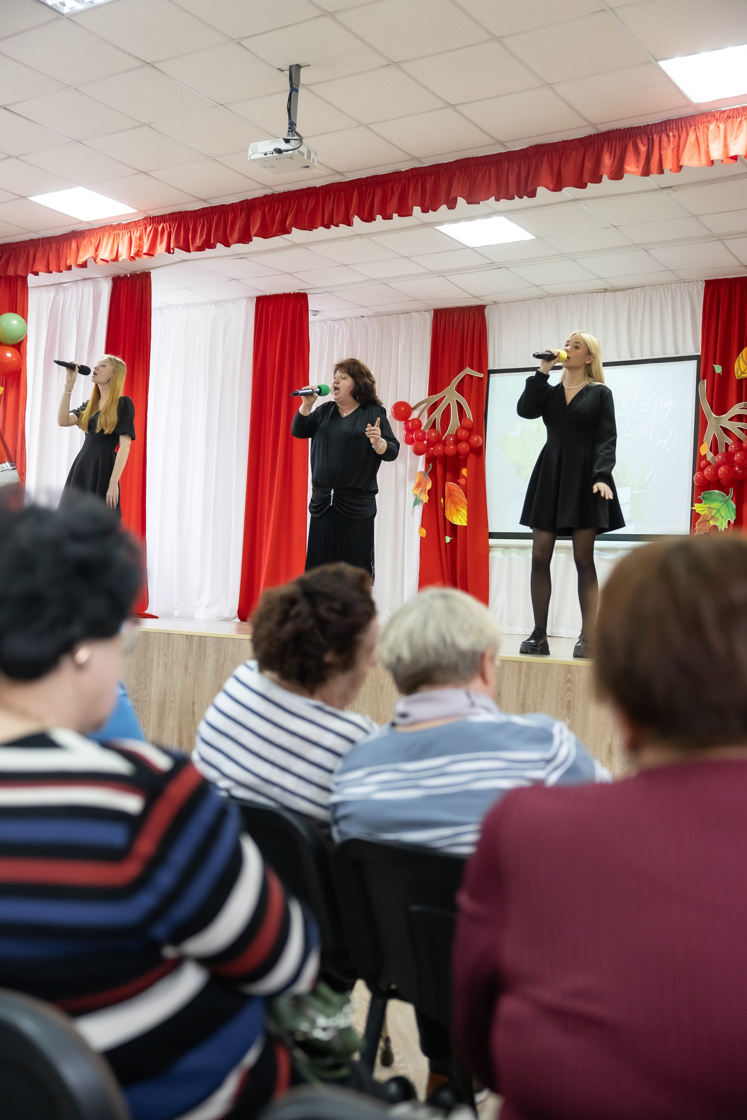 День учителя. Школа 31. Октябрь 2024. Свадебный и Семейный фотограф г. Ижевск Гульназ Солдатова. Гульназ фото