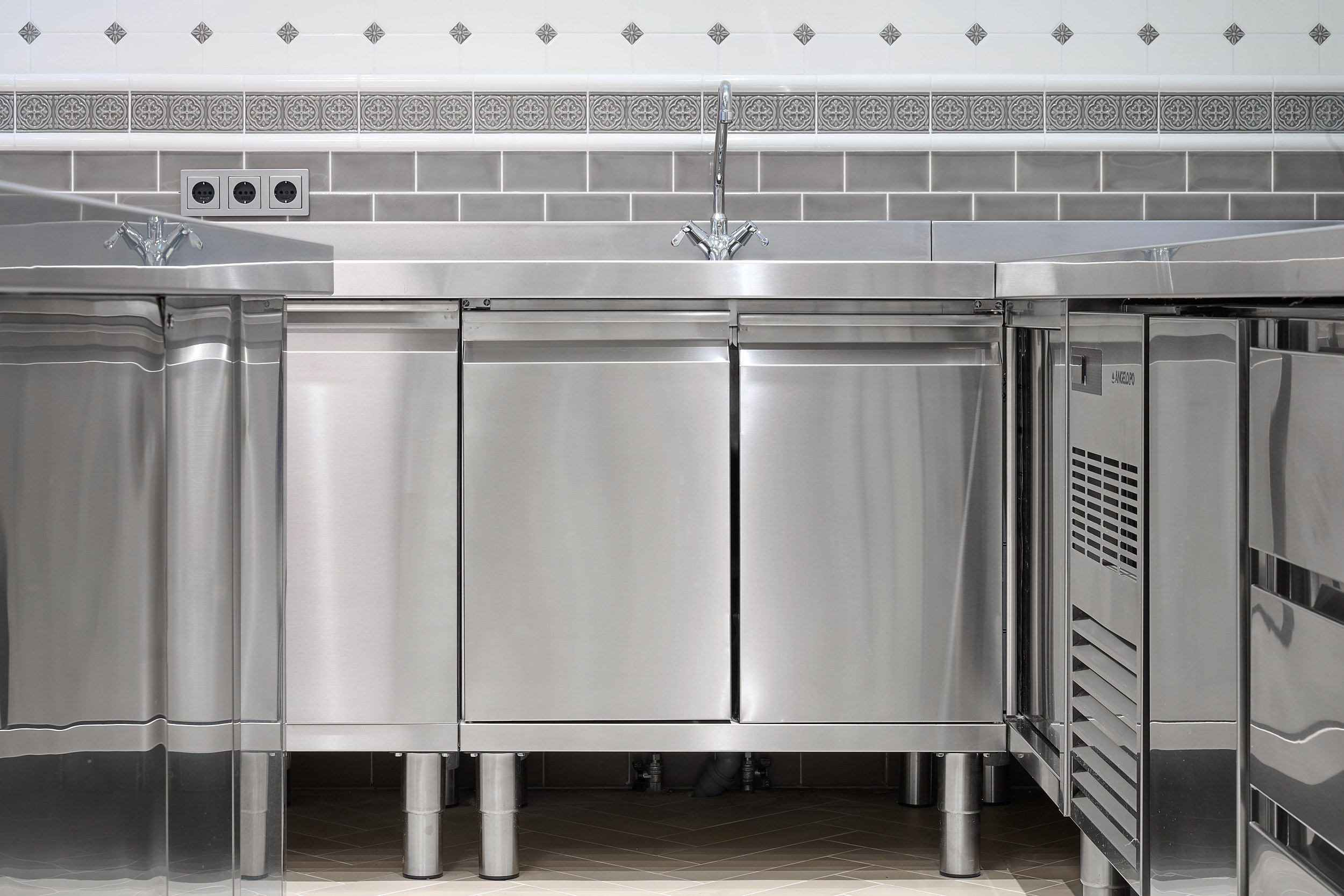 Профессиональная кухня Angelo Po. Предметный фотограф в Москве