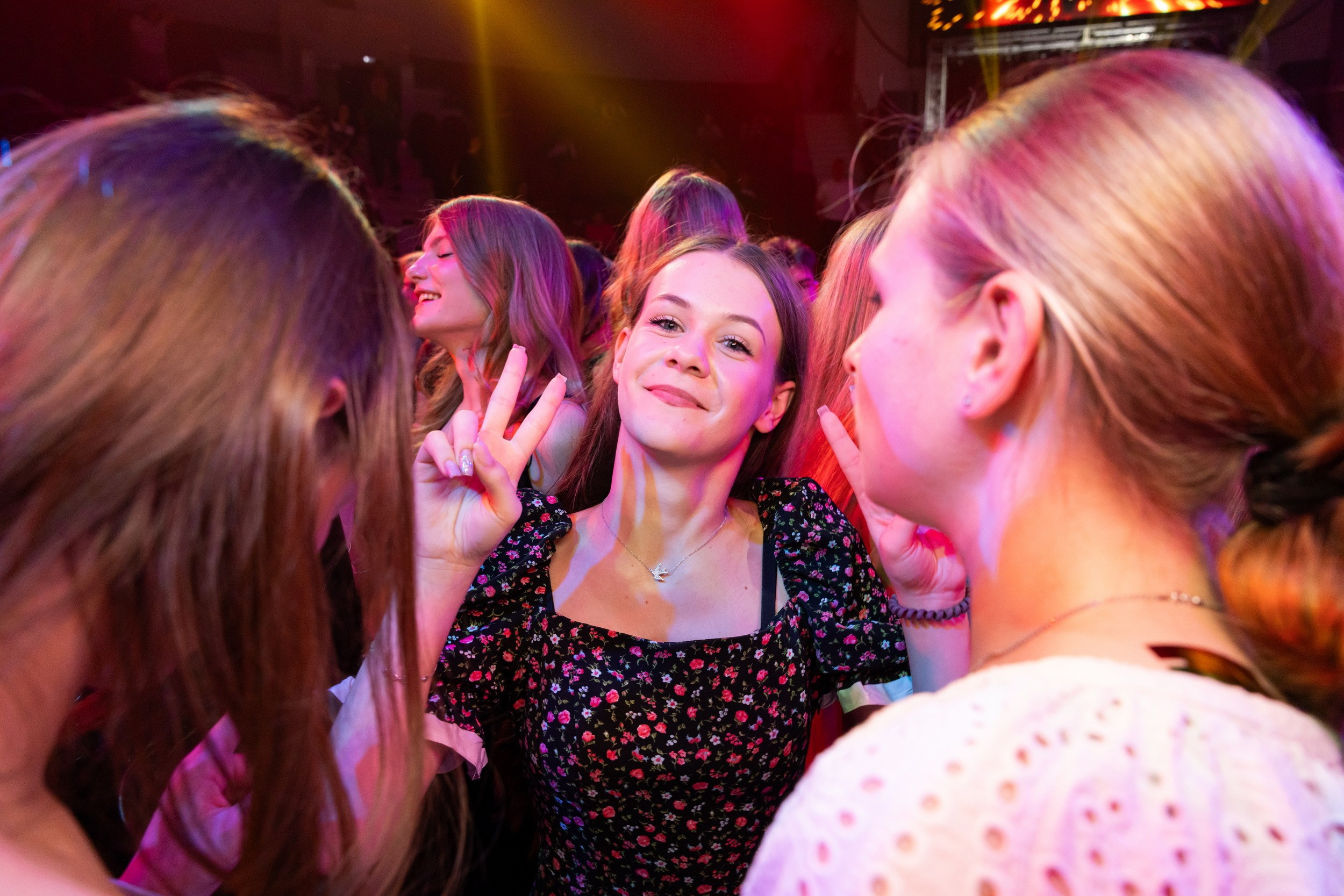 Городской бал выпускников (24 июня 2025). Репортажный фотограф Алексей Пирязев