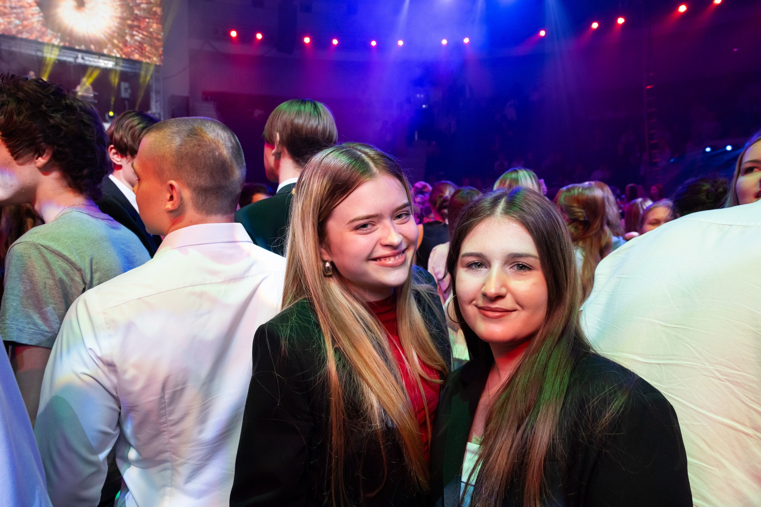 Городской бал выпускников (24 июня 2025). Репортажный фотограф Алексей Пирязев