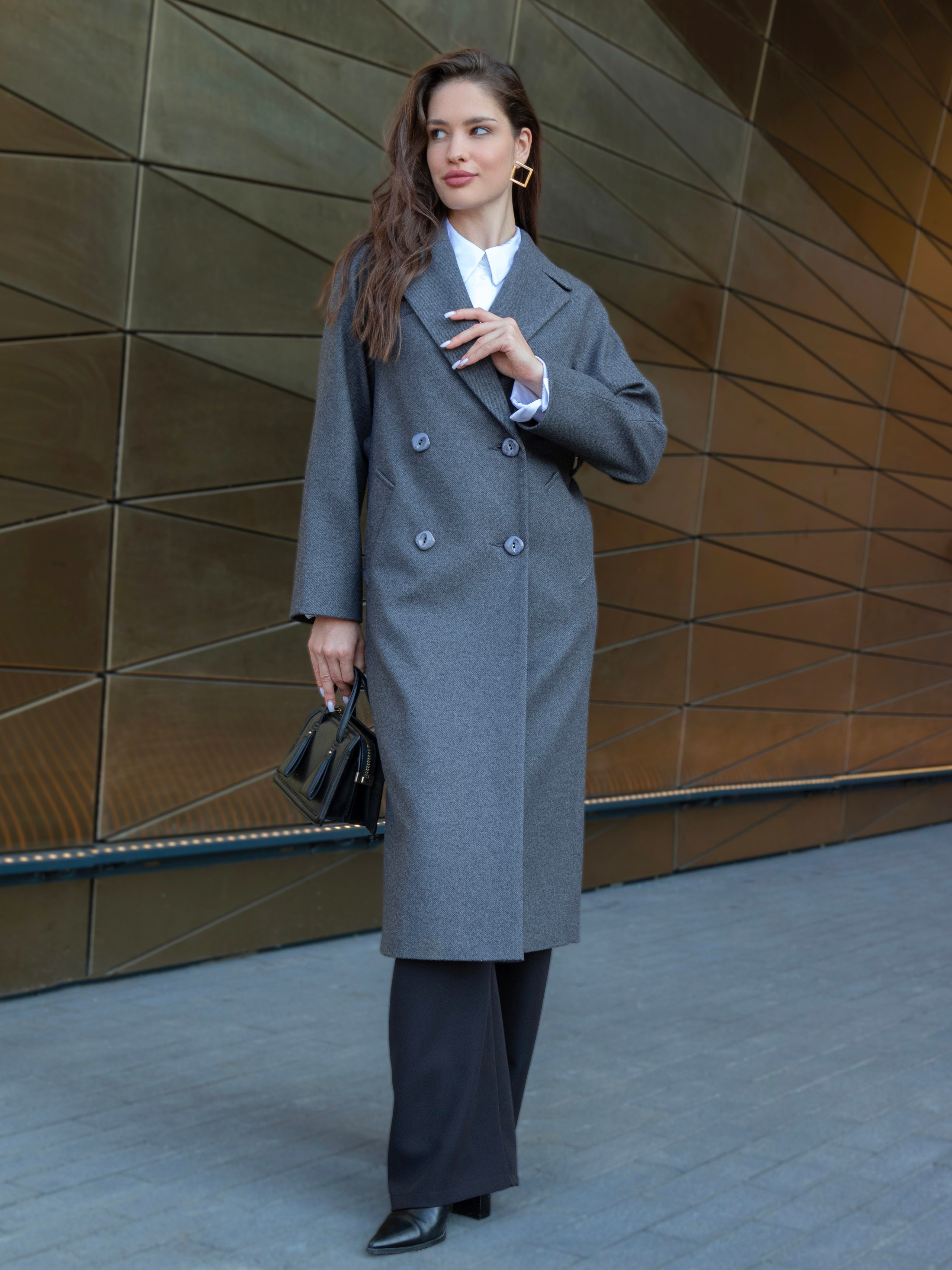 Пальто. Фотостудия для Wildberries Ozon