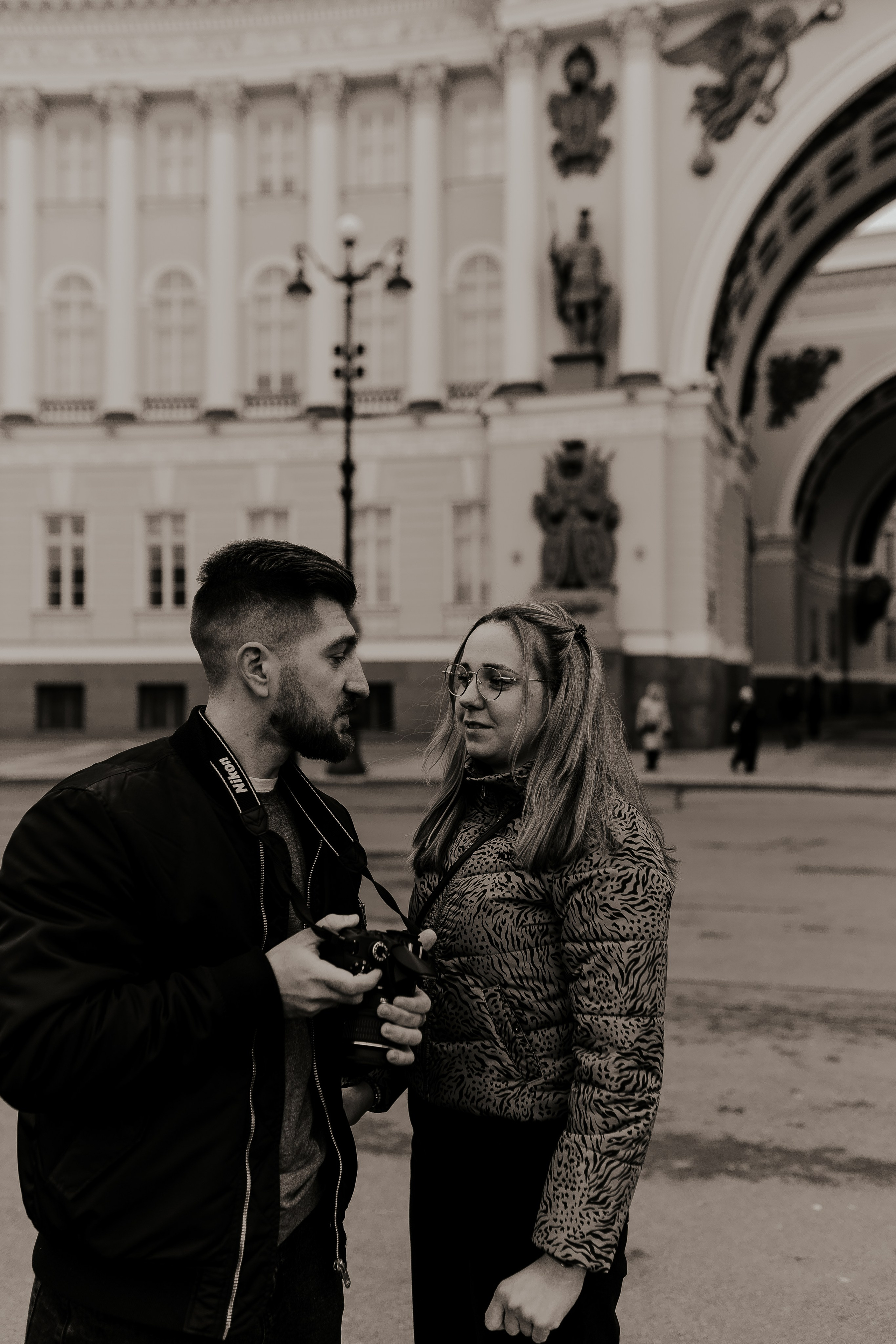 Пара у главного штаба. Фотограф в Санкт-Петербурге Лиза Семченкова