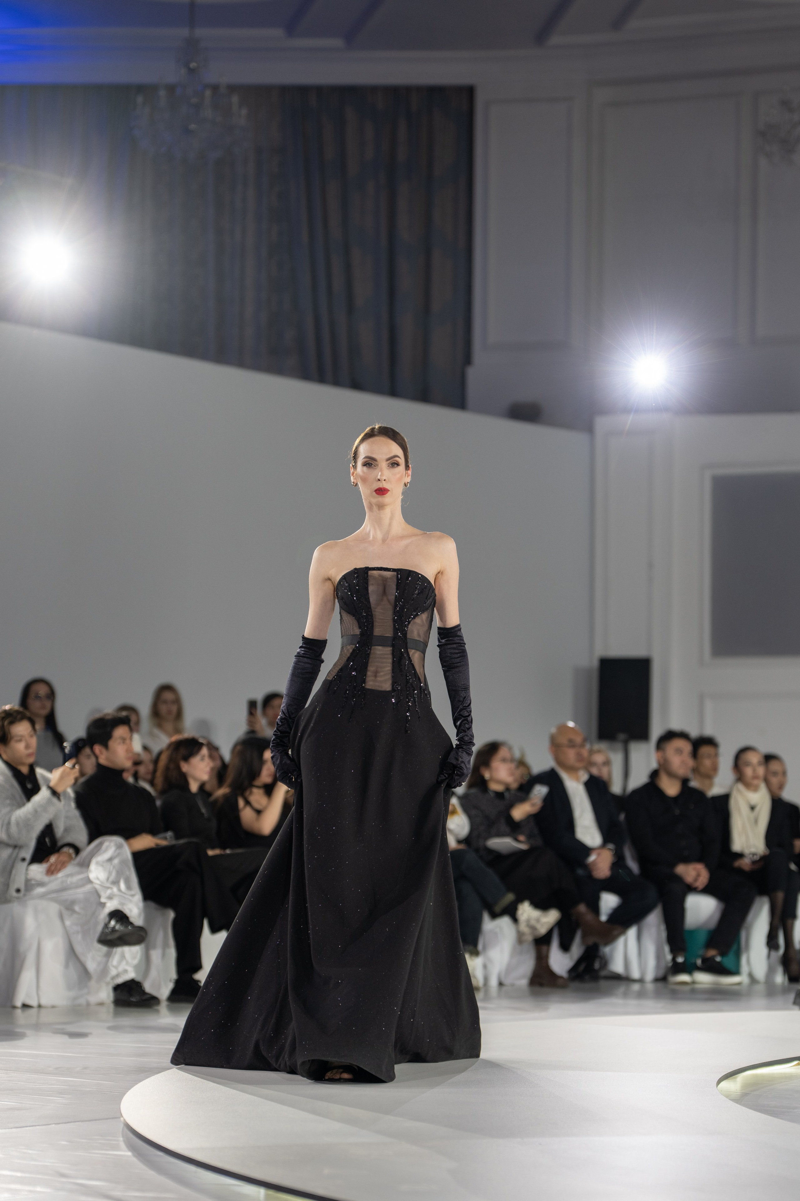 Naiyl Baikuchukov. Сайт Алматинского НЮ АРТ, будуар и фэшн фотографа Дениса Карпенко