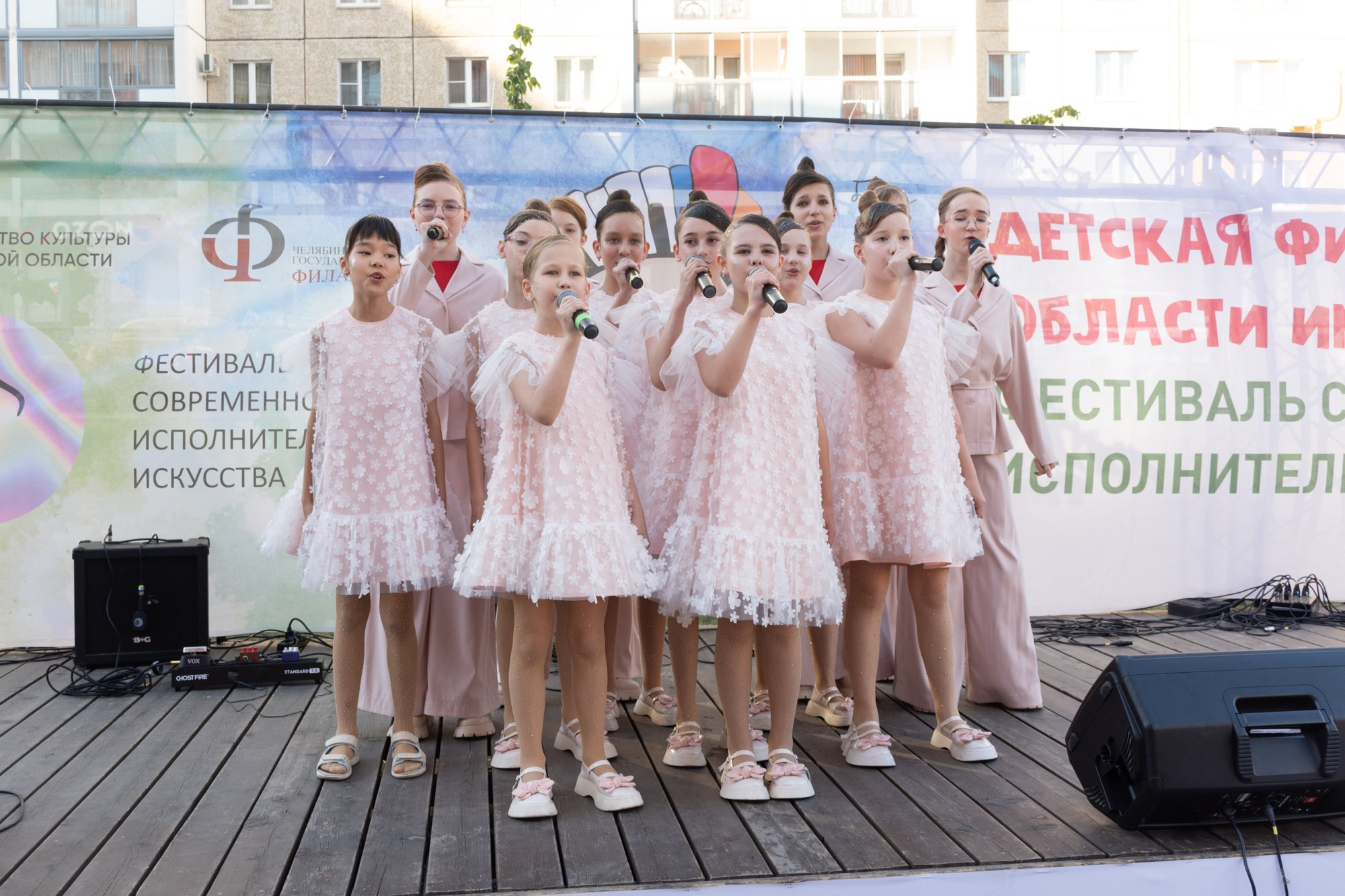 Фестиваль современного исполнительского искусства (Сквер Академ Риверсайд). Фотограф Максим Буряк