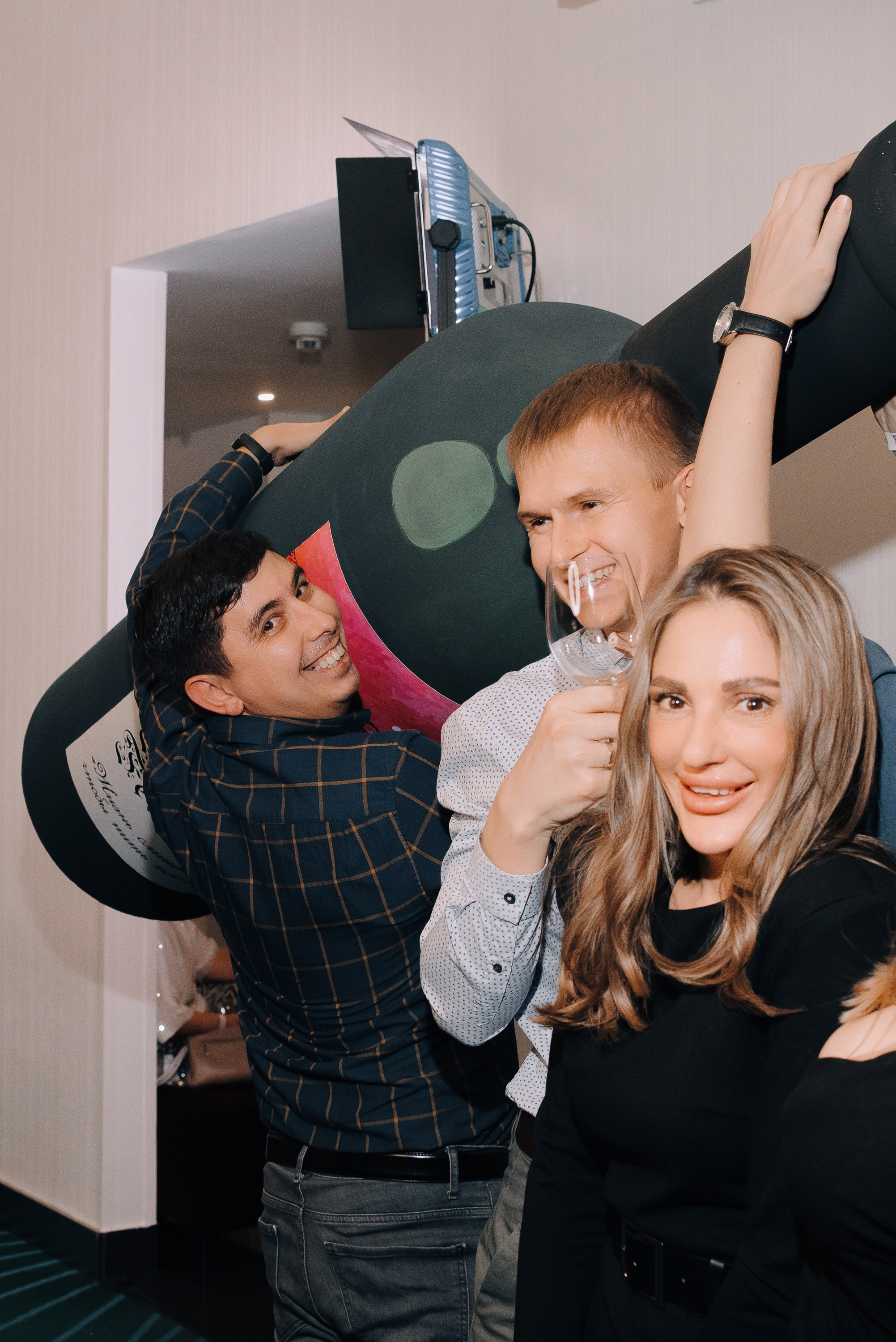 ФЕСТИВАЛЬ ВИНА И КРЕПКИХ НАПИТКОВ МАВТ-ВИНОТЕКА. Репортажный фотограф Зуев Роман г. Челябинск