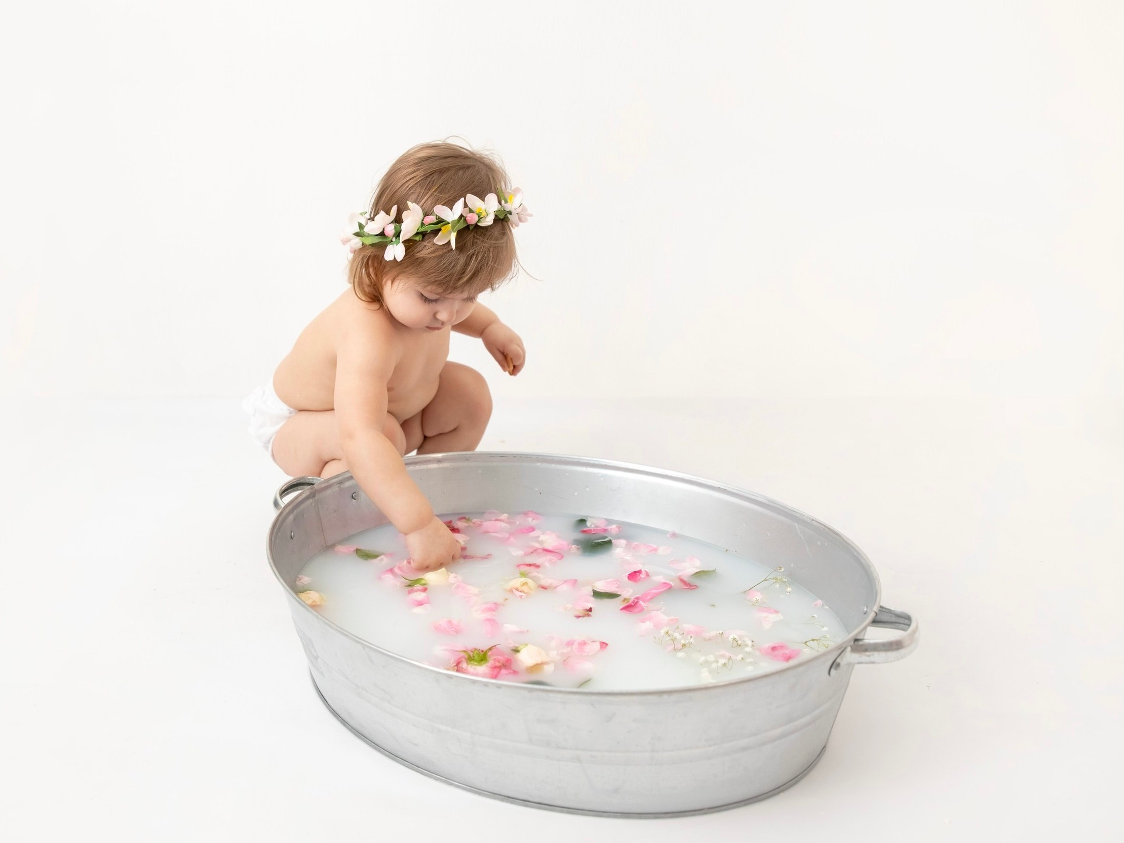 Фотосессия купания в молочной ванне (1). Фотокрошка — детская фотостудия в Новосибирске