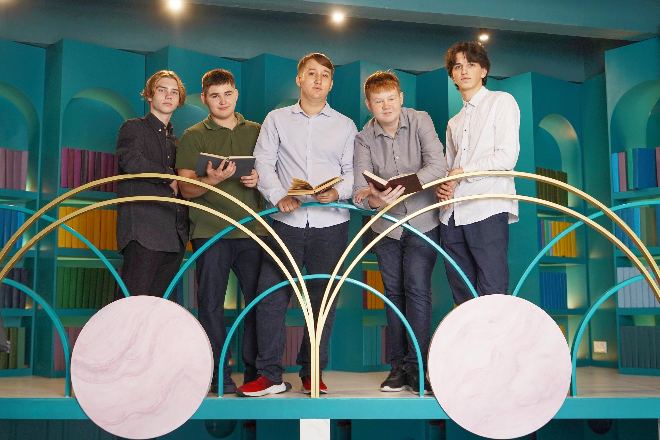 Идеи в интерьере. Школьная фотография в Санкт-Петербурге, выпускные альбомы, фотосессии