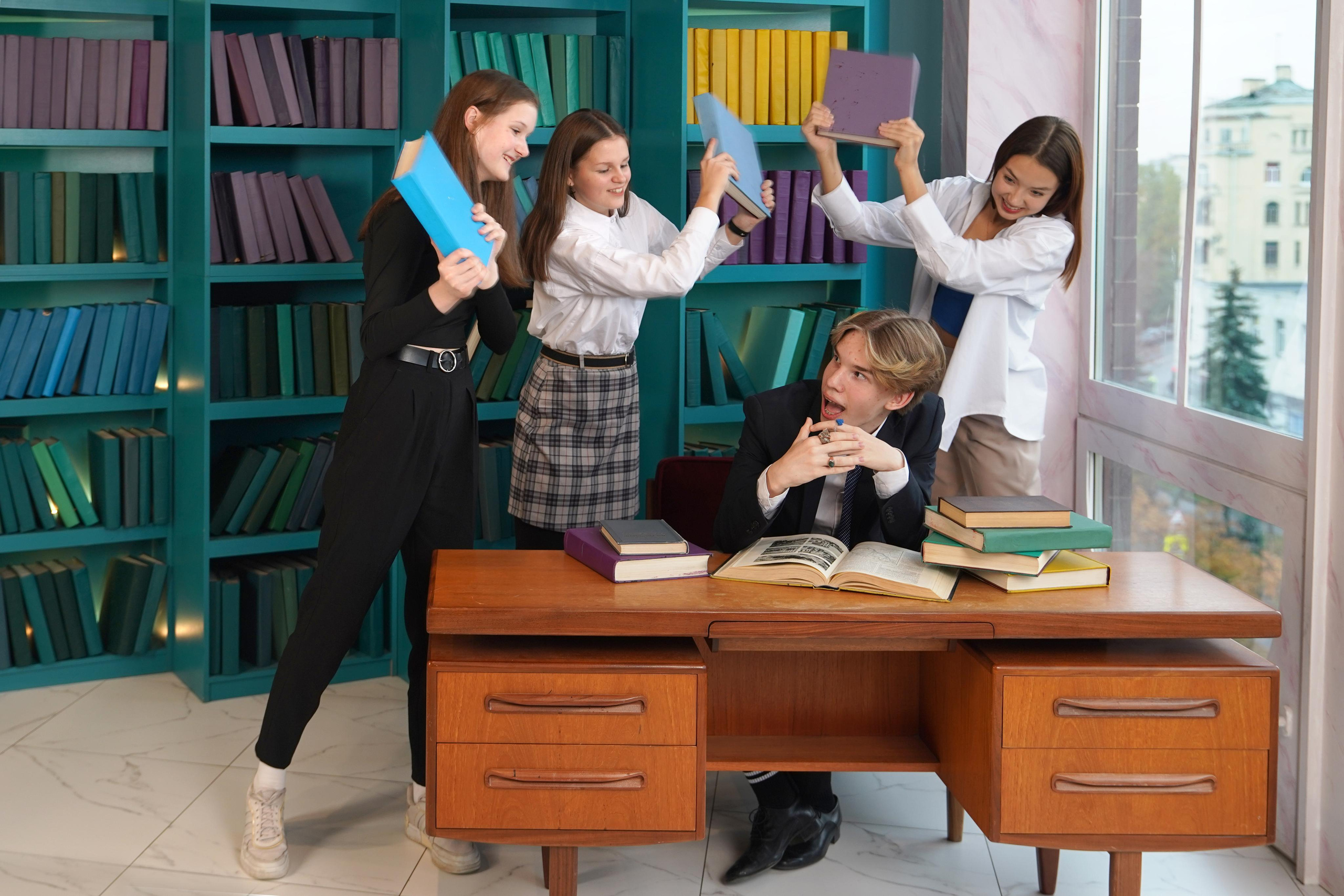 Идеи в интерьере. Школьная фотография в Санкт-Петербурге, выпускные альбомы, фотосессии