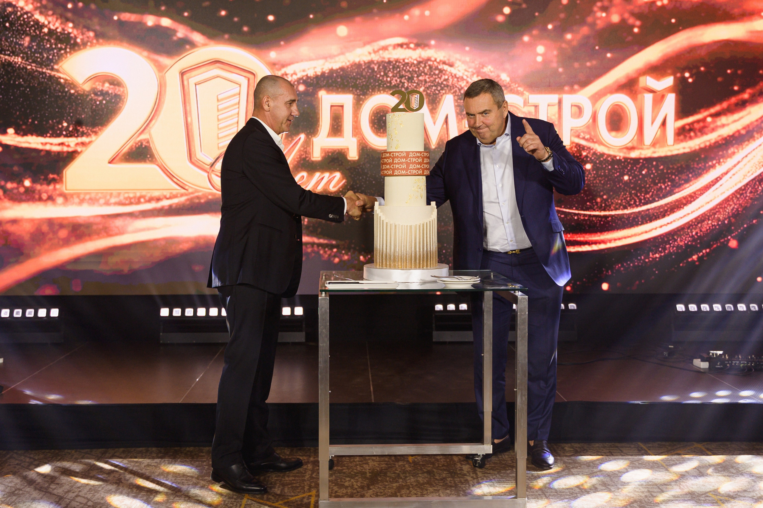 ДОМ-СТРОЙ. Свадебный фотограф в Новосибирске Алена Цизман