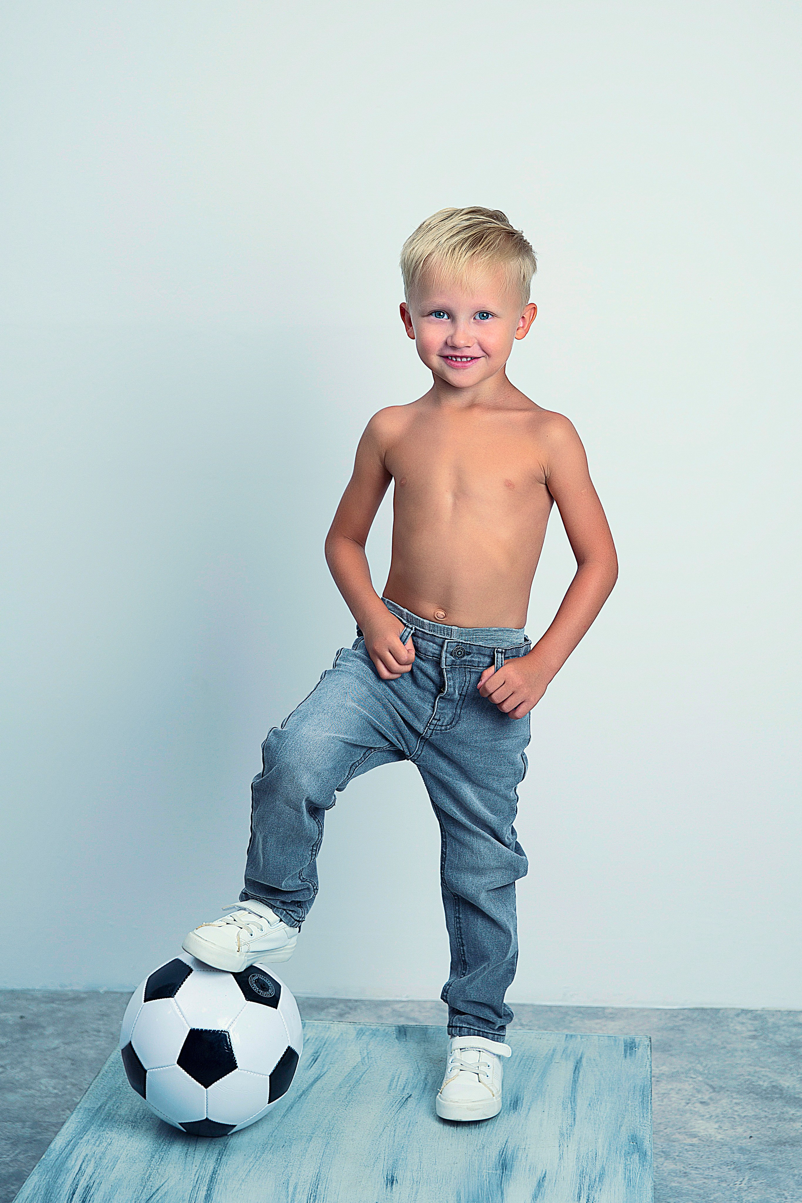 «ПАЦАНЫ». Детский школьный фотограф в Кемерово Зиновьева Екатерина