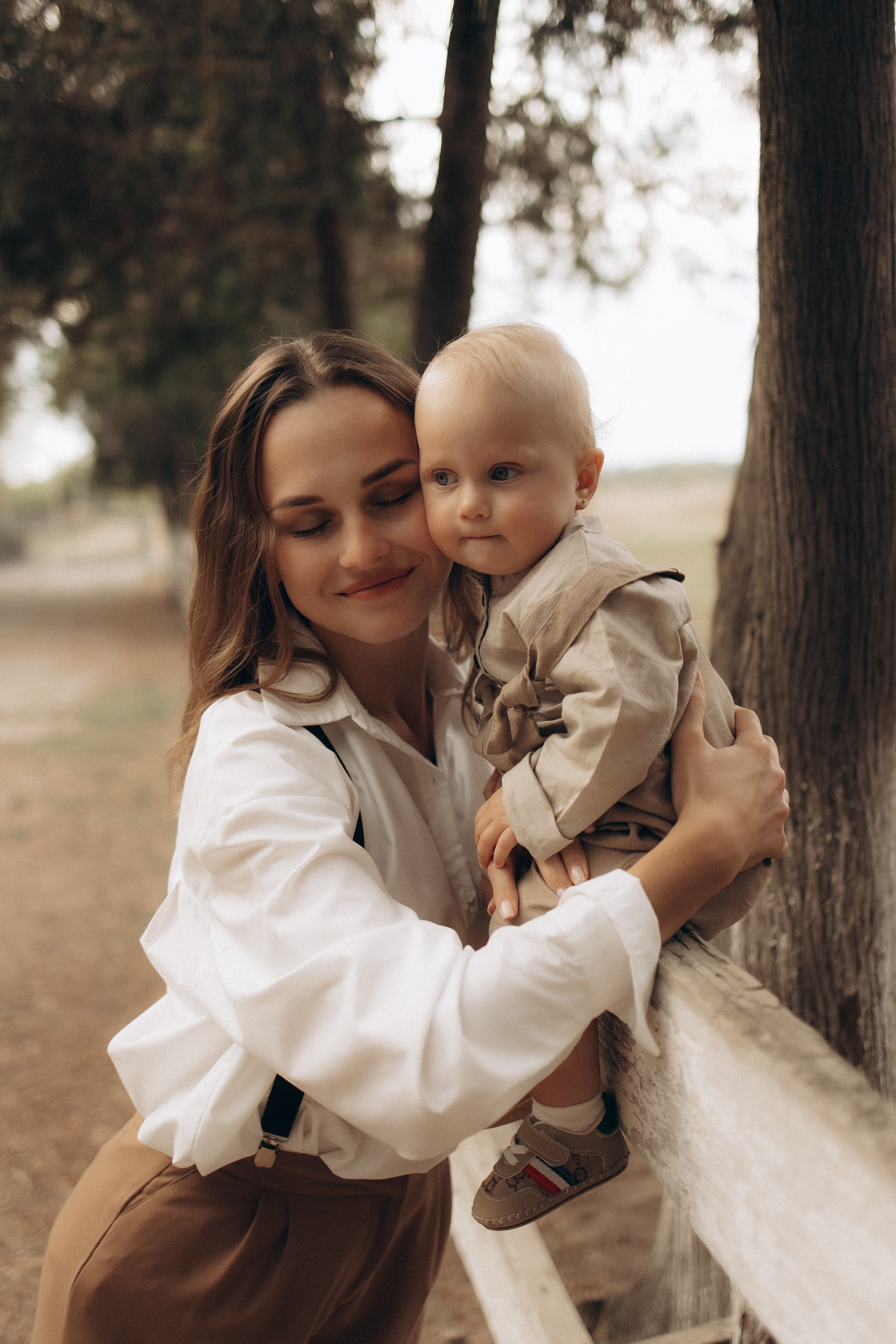 Мама с дочкой. Конюшня. Семейный фотограф в Краснодаре Храмова Анна