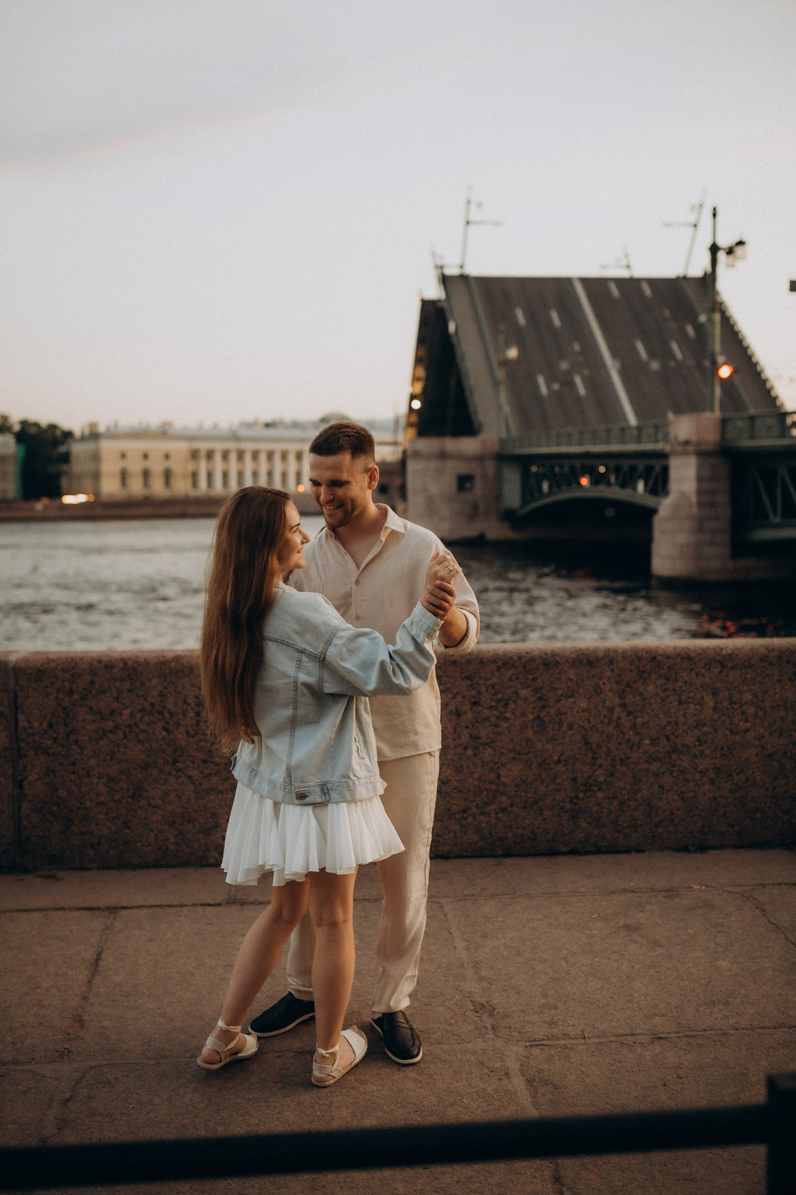 Фотосессия с разводными мостами: LoveStory. Фотограф Санкт-Петербург Князева Елизавета
