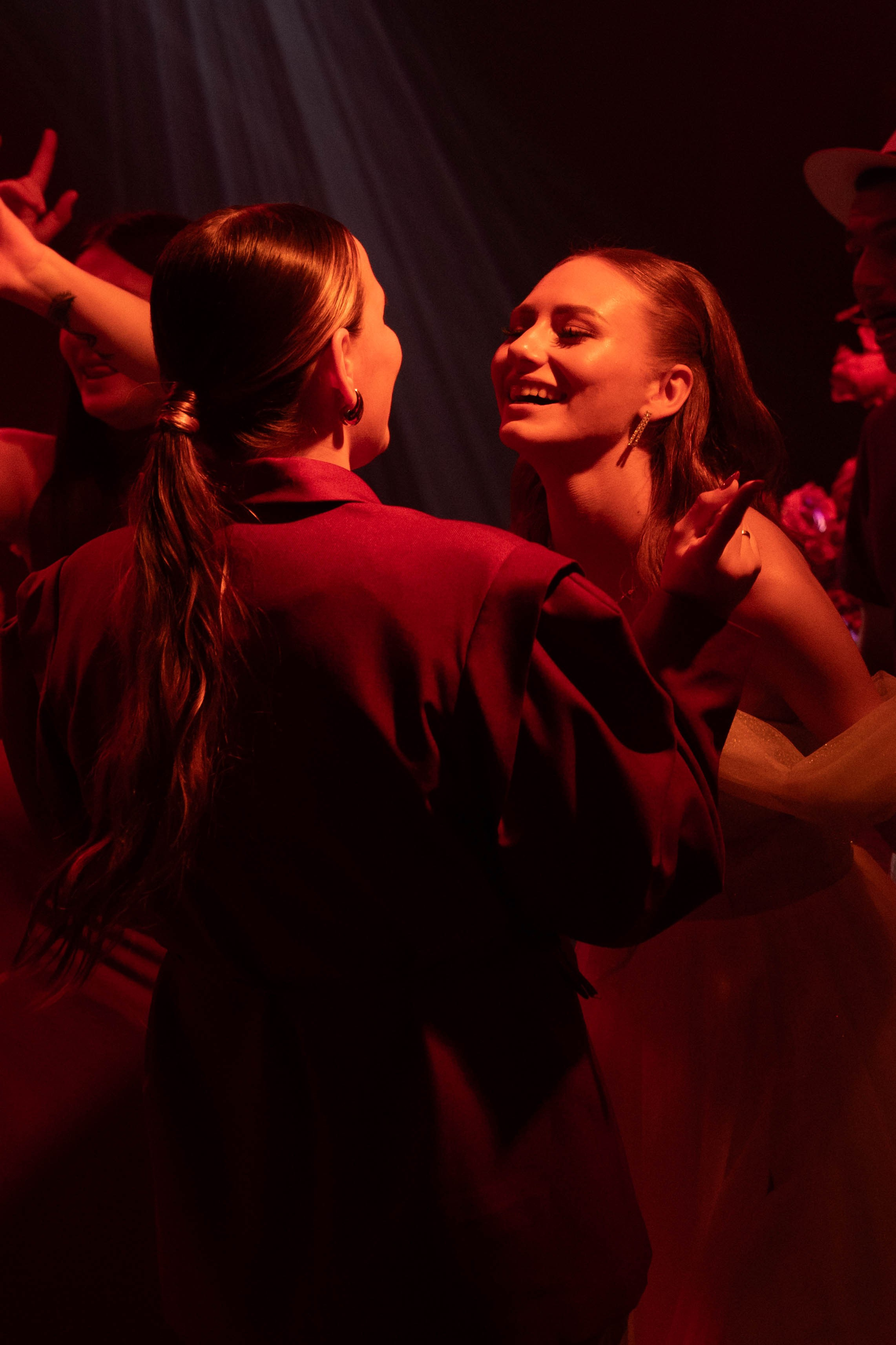 Red wedding. Свадебный фотограф Красноярск Элина Леонова