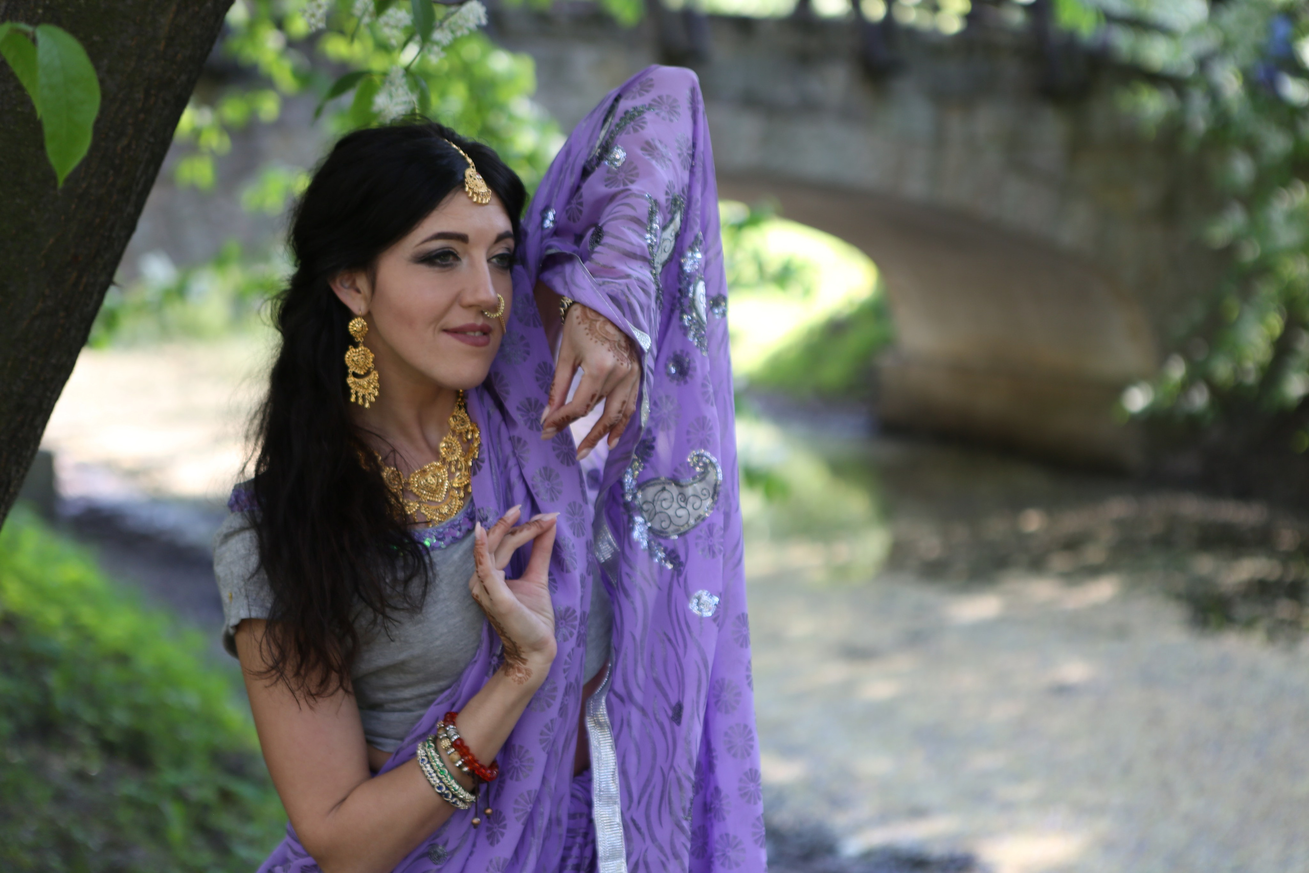 Прогулка в сари. Фотограф в Санкт-Петербурге. Индивидуальная съемка и фотопрогулки