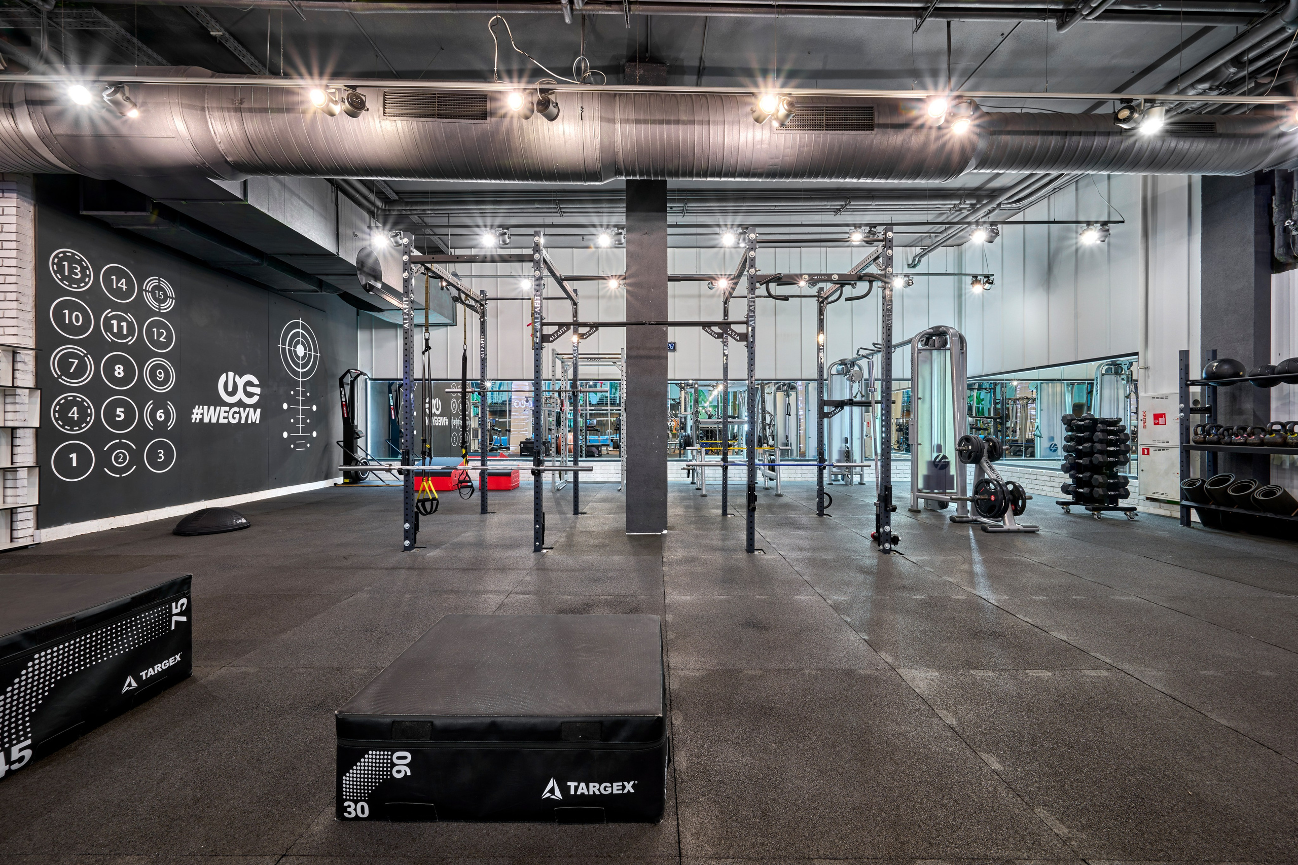 Интерьерная съемка фитнес цента WeGym Кутузовский. Спортивный фитнес фотограф-видеограф Алексей Нестеров