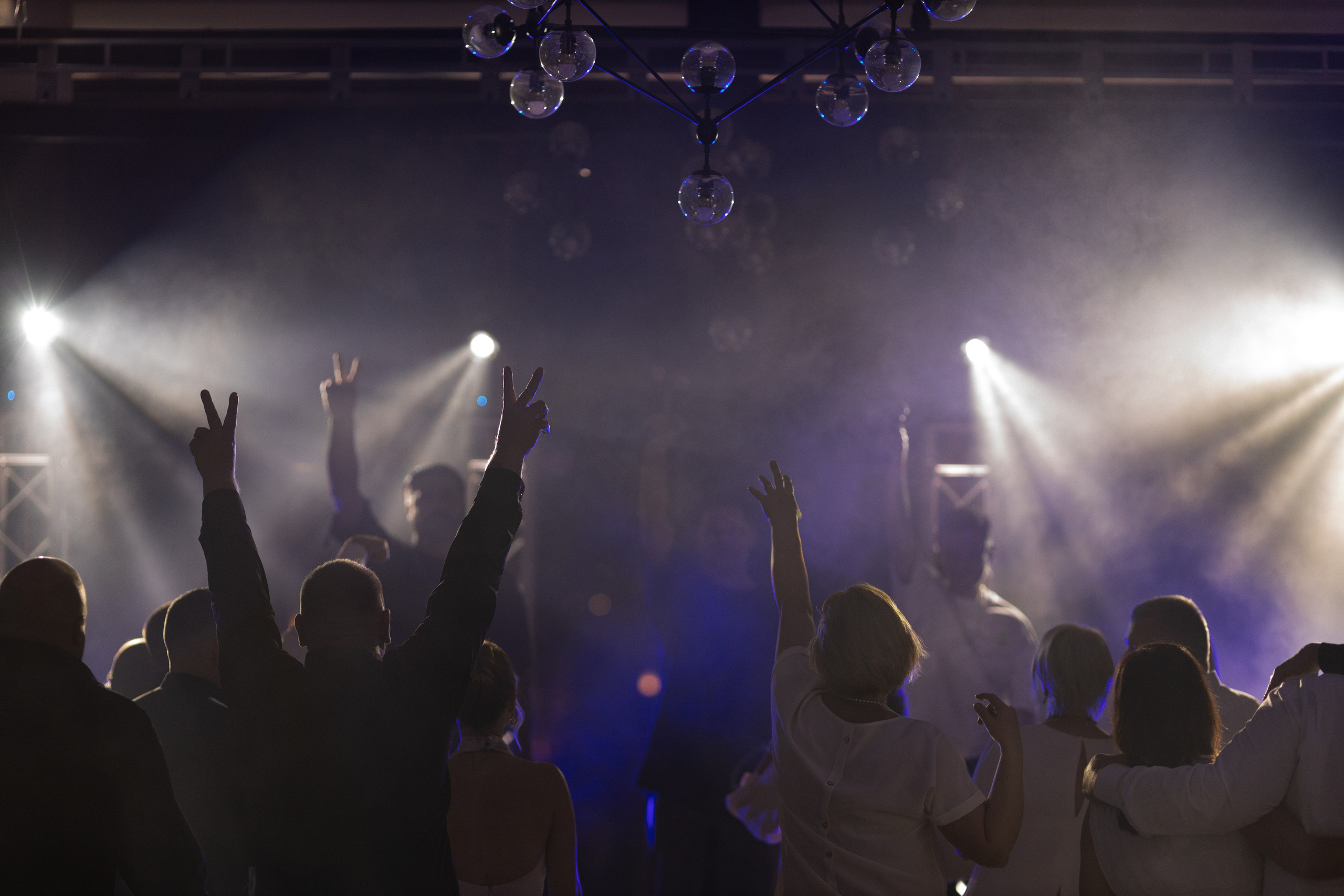 «С днем Рождения, Вика» группа «Корни»