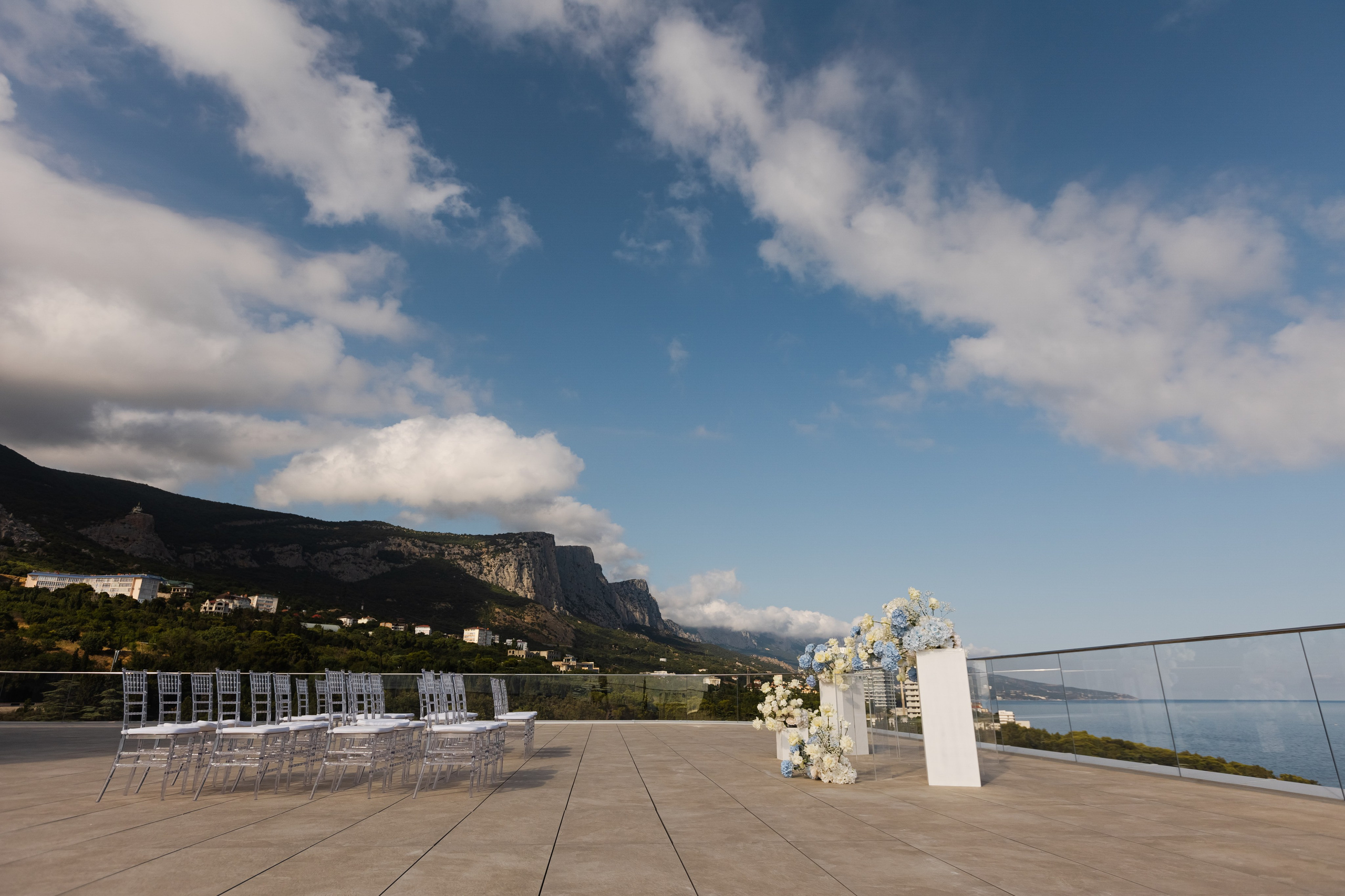 Свадьба Артёма и Юли в отеле Luciano Foros в Крыму. Свадебный фотограф, фотосъемка в Крыму, Севастополе, Симферополе, Ялте