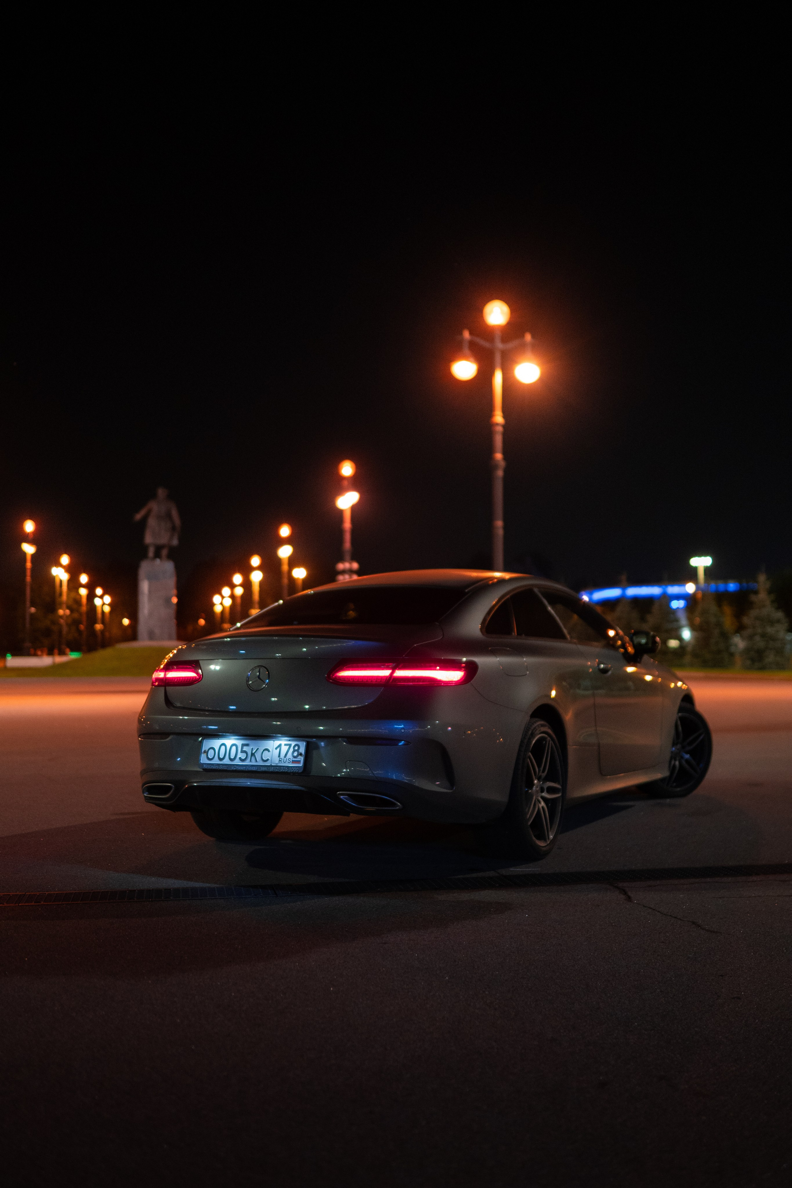 Mercedes Benz E200 + Range Rover Autobiography. Mirllaev