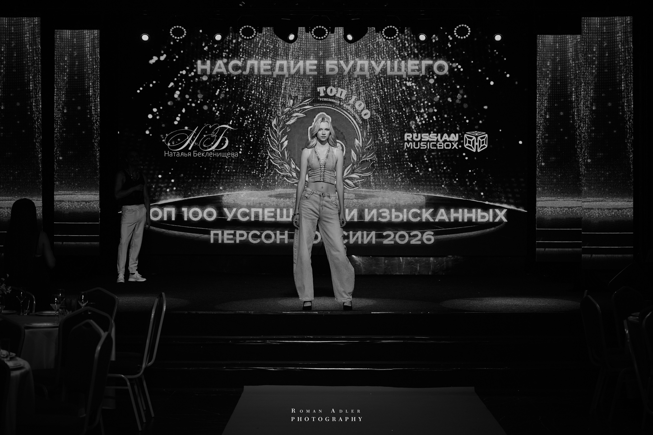 Бэкстейдж подготовки шоу Андрея Вишневского. Photographer Roman Adler