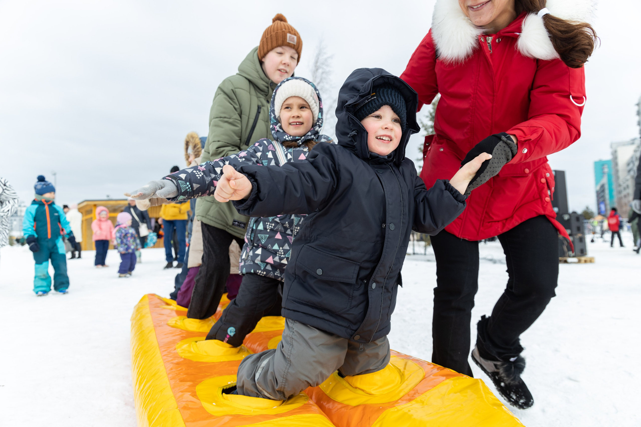Масленица у застройщика «Эталон». Фотограф Родион Нарудинов