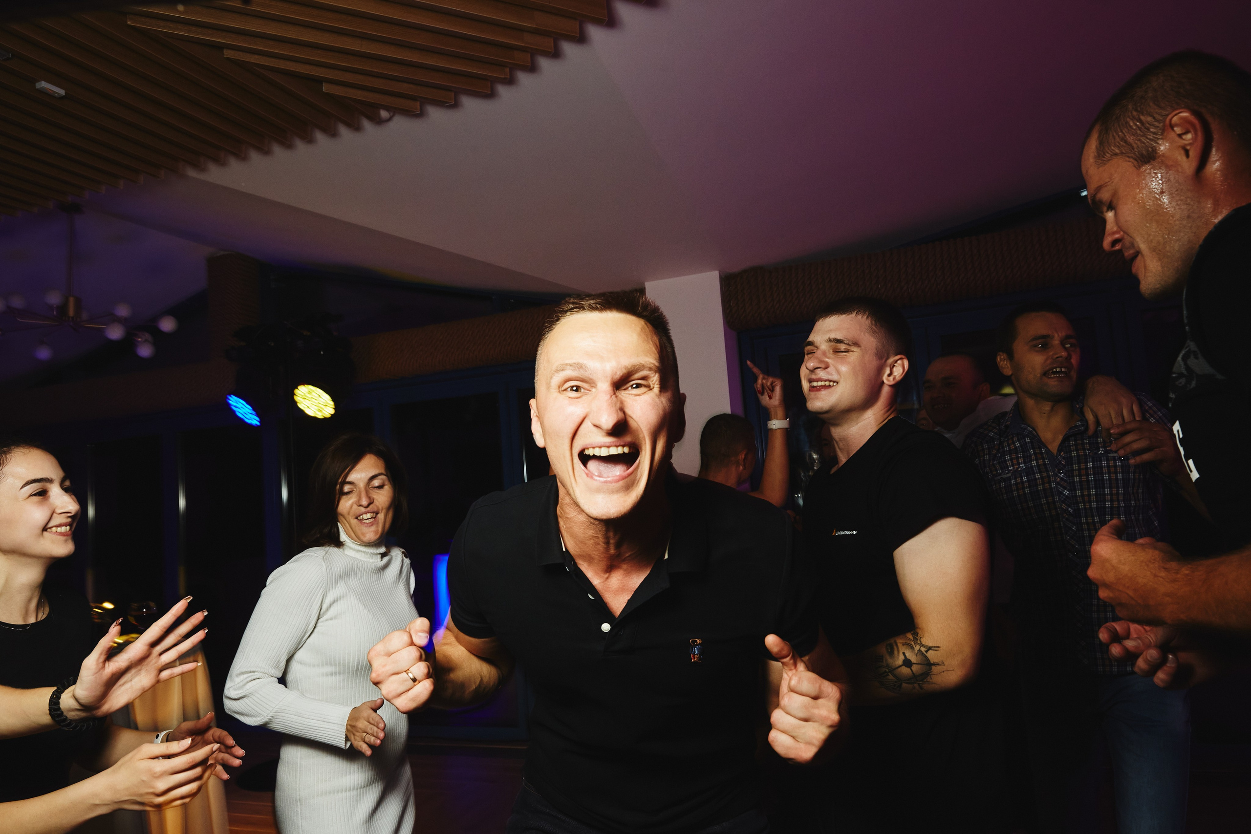 Фотограф на тимбилдинг: спортивное командообразование за городом. КонТайм: профессиональная съемка для организаций