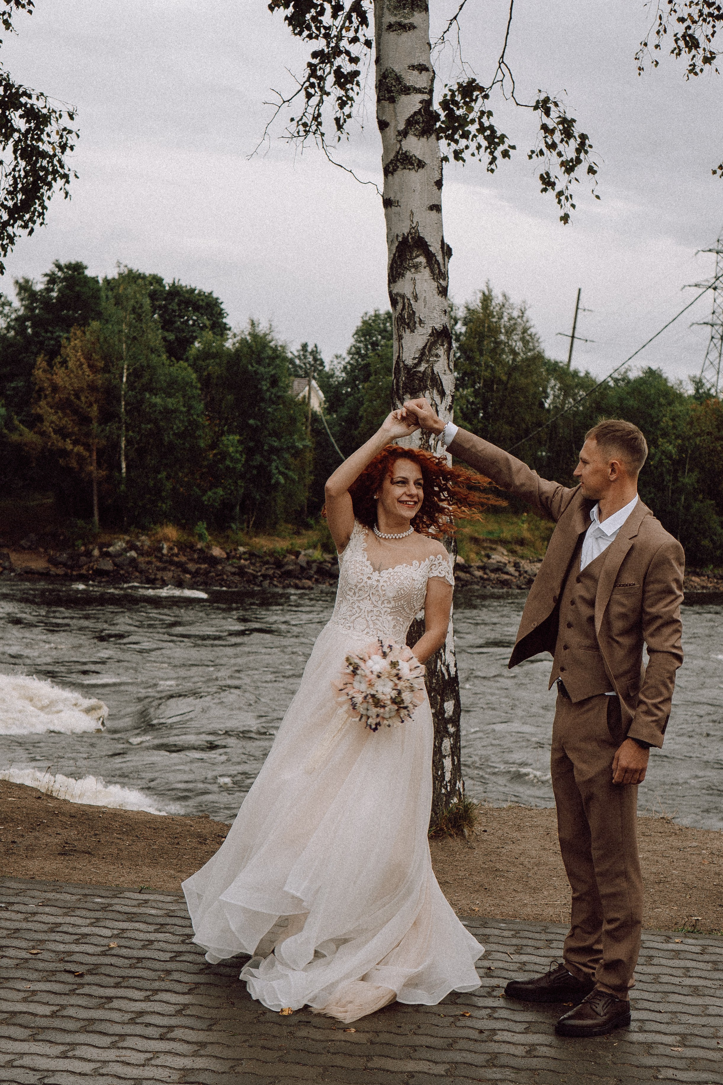 СВАДЕБНАЯ ФОТОСЕССИИЯ ПАРЫ В ГОРОДЕ ПРИОЗЕРСК В СОСНОВОМ ЛЕСУ И С ПИКАПОМ. Профессиональный фотограф, Санкт-Петербург — Виктория Богомолова