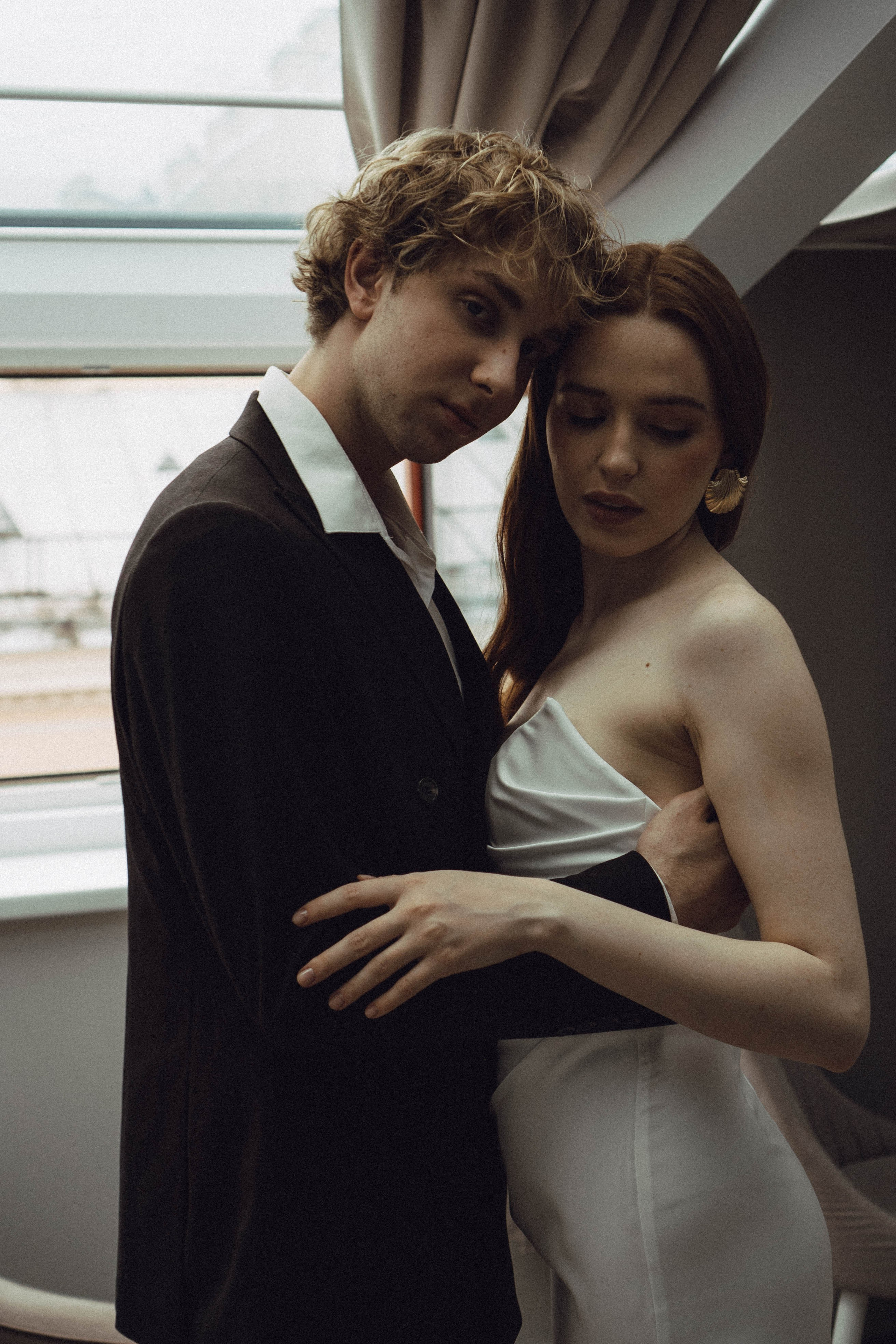 СВАДЕБНАЯ СЬЕМКА В ОТЕЛЕ. СБОРЫ ЖЕНИХА И НЕВЕСТЫ И ТАКЖЕ ТОР И ПОДГОТОВКА К ПРОГУЛКЕ. Профессиональный фотограф, Санкт-Петербург — Виктория Богомолова