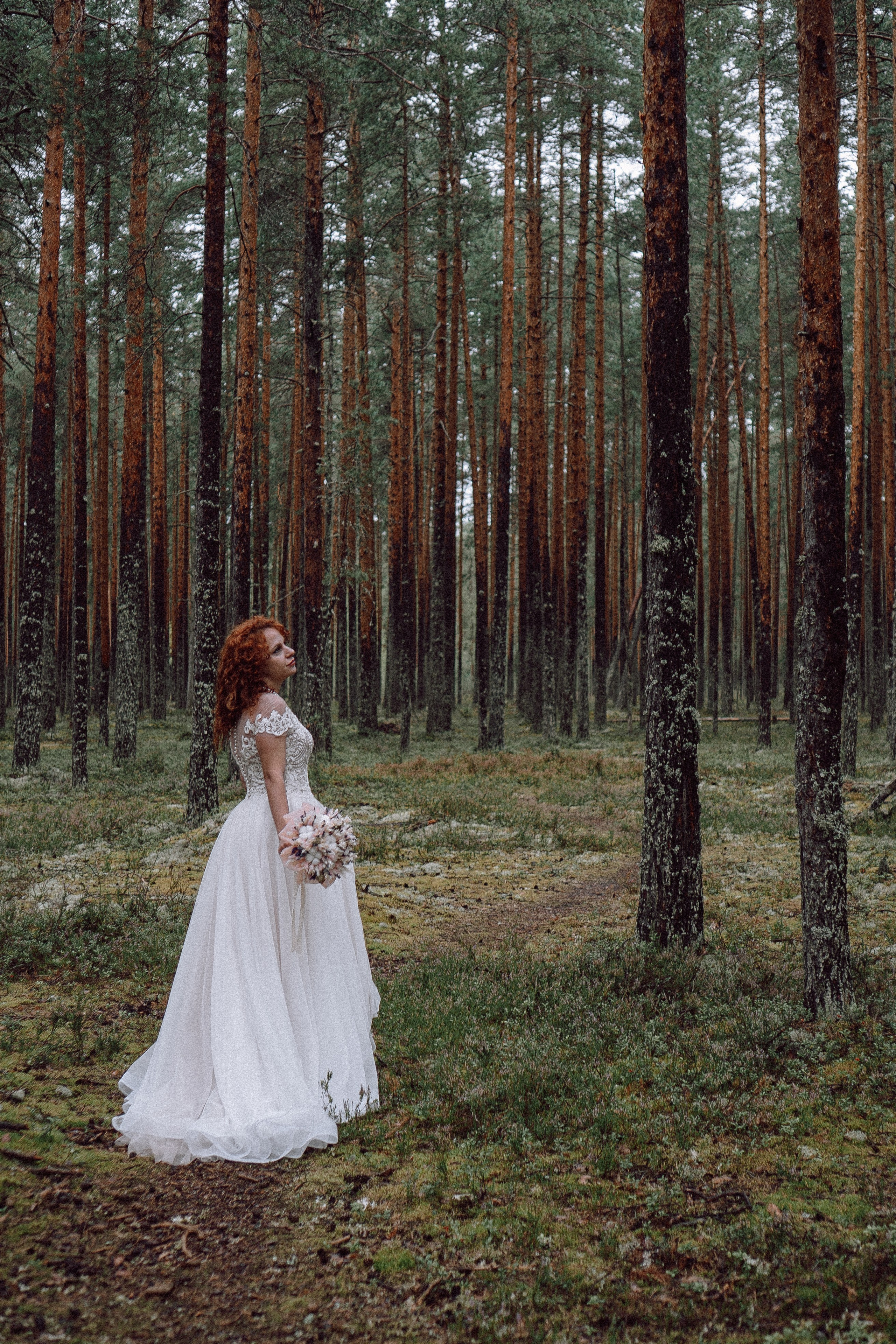 СВАДЕБНАЯ ФОТОСЕССИИЯ ПАРЫ В ГОРОДЕ ПРИОЗЕРСК В СОСНОВОМ ЛЕСУ И С ПИКАПОМ. Профессиональный фотограф, Санкт-Петербург — Виктория Богомолова
