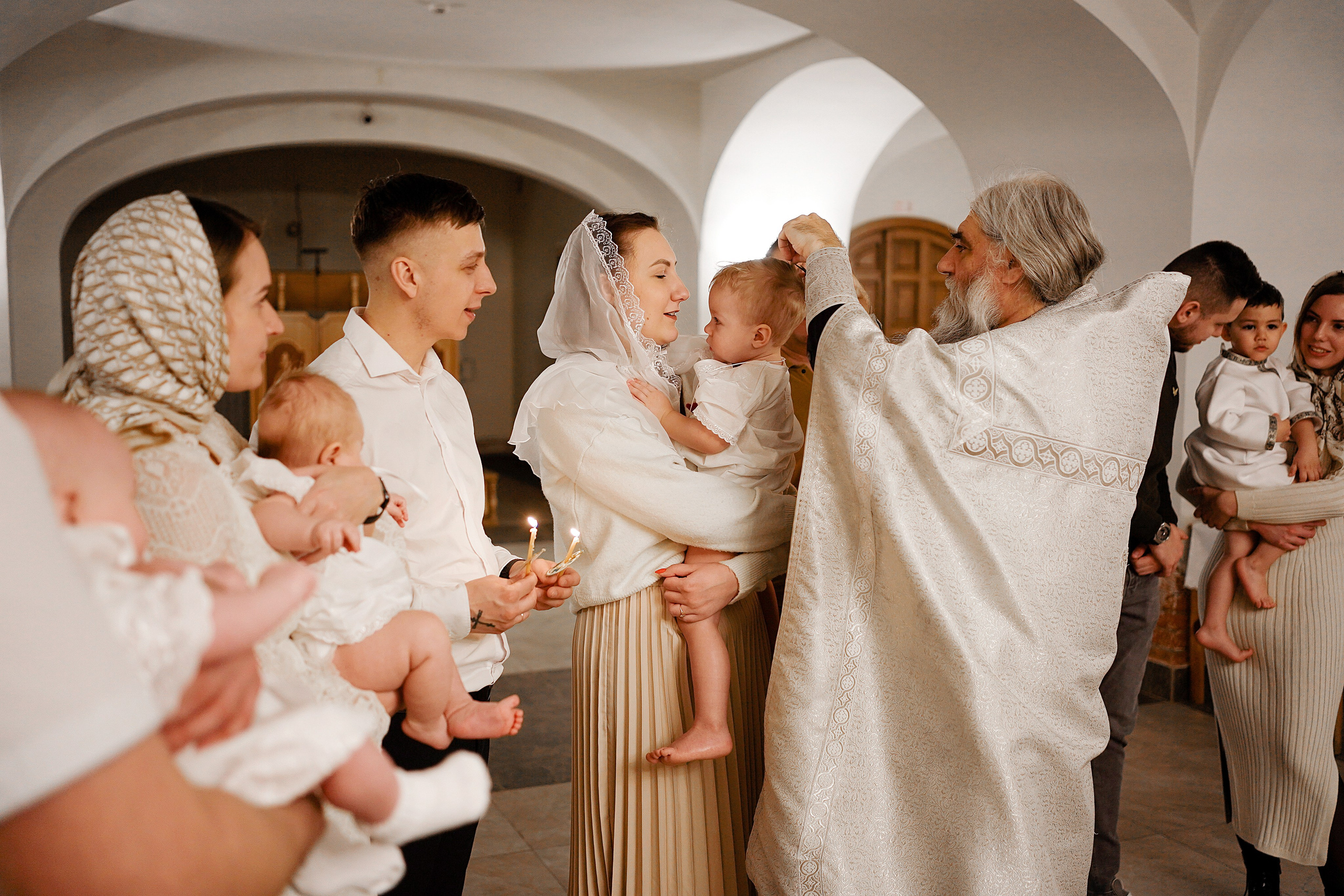 Таинство Крещения в храме Живоначальной Троицы в Троицке. Семейный и детский фотограф в Москве Екатерина Офицерова
