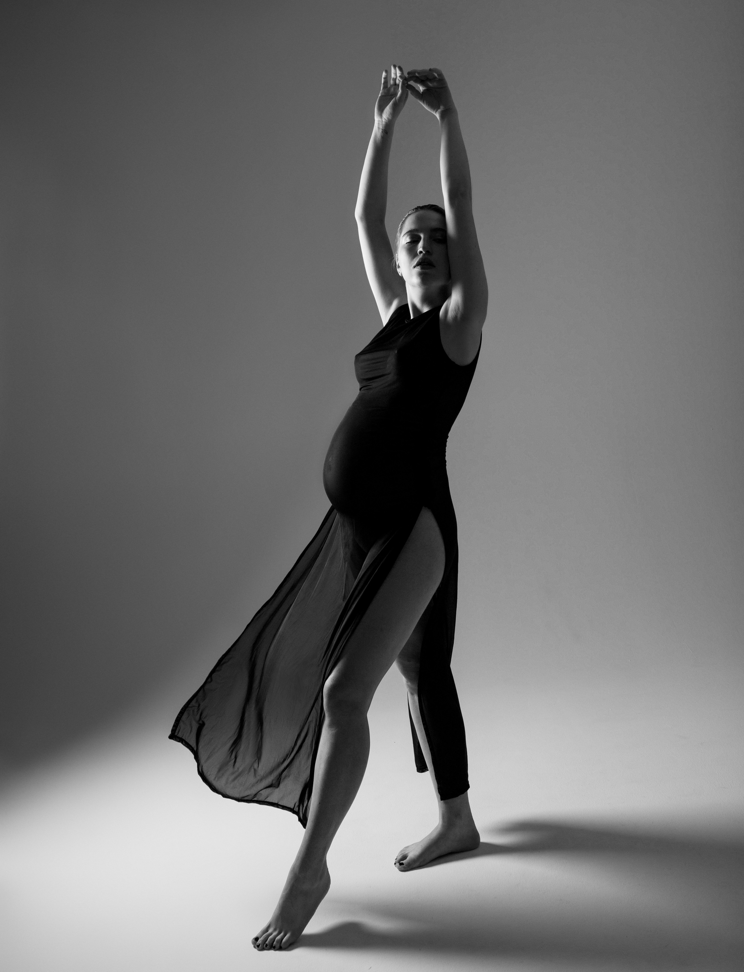 Циклорама. Фотограф беременности женский фотограф в Москве Оксана Донецкая