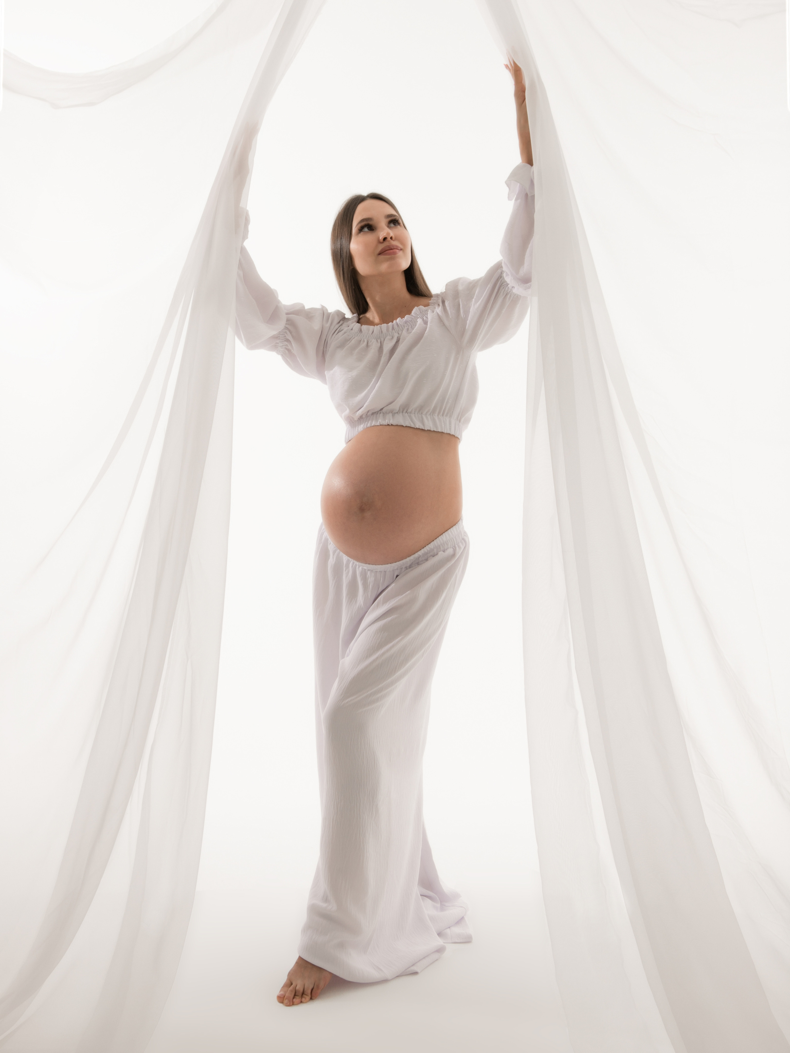 Циклорама. Фотограф беременности женский фотограф в Москве Оксана Донецкая