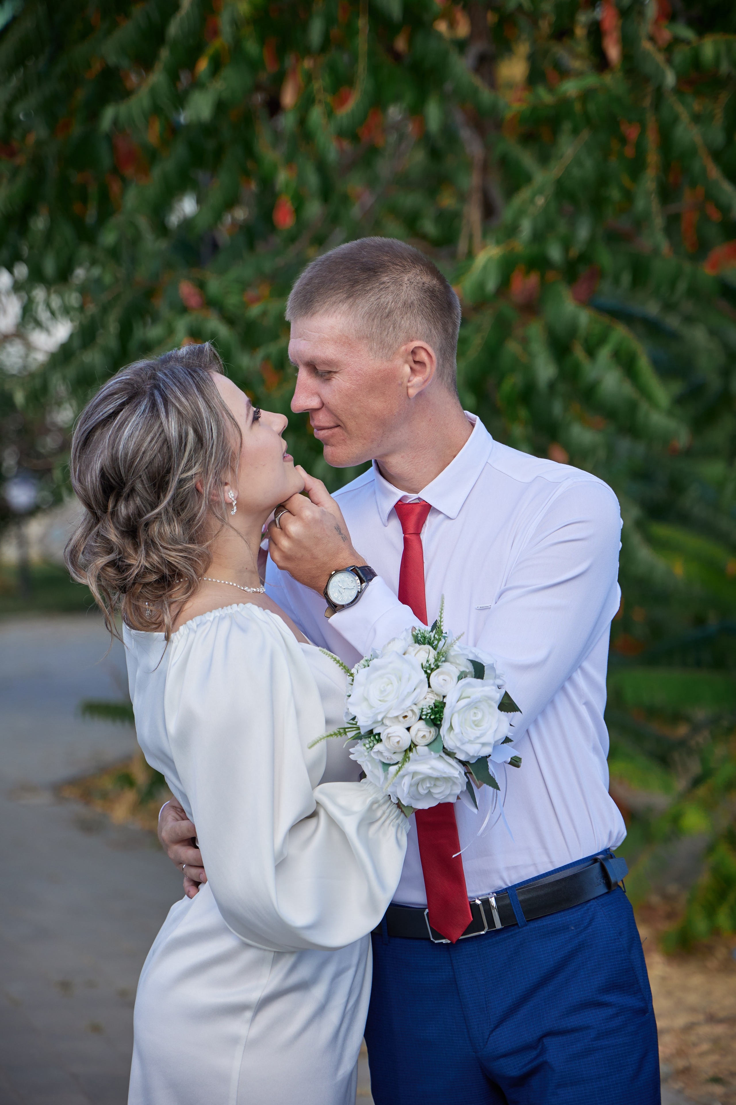 Фотосъемка в ЗАГСе, прогулка молодых, банкет