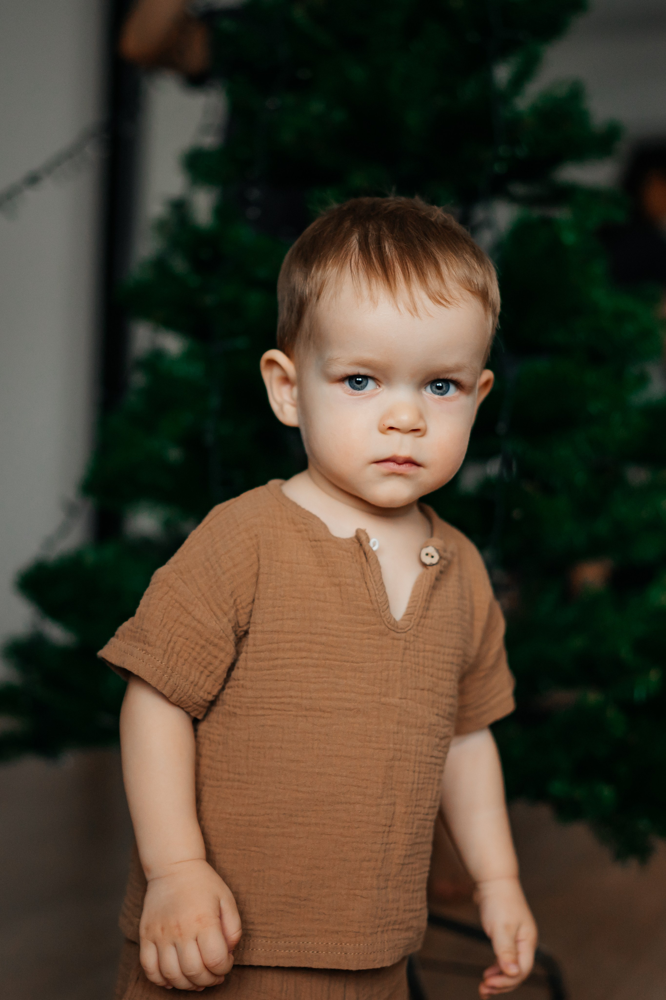 Украшаем ёлочку. Малыш Костя. Семейный фотограф в Москве Ирина Жур